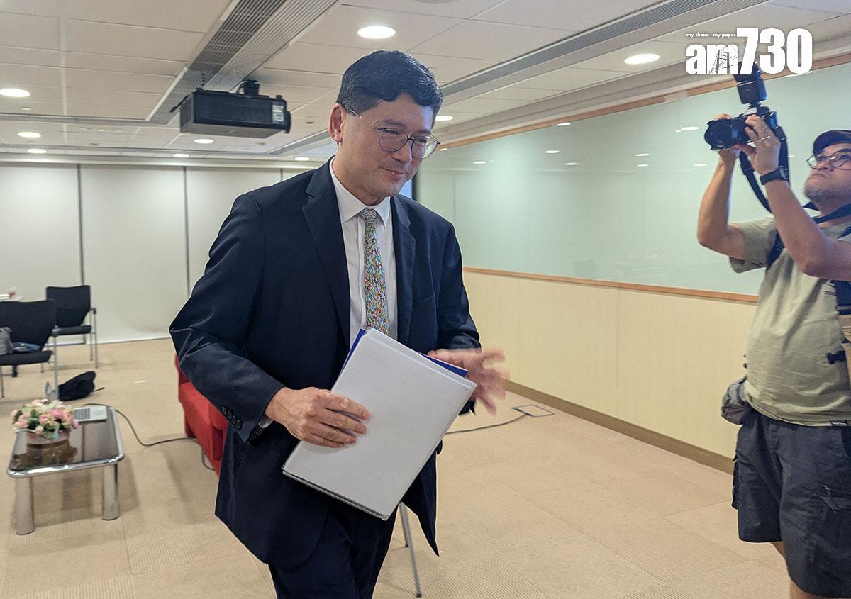 高拔陞卸任後或會從事醫療相關的教育工作,例如到大學醫學院兼職授課。(羅庸軒攝)