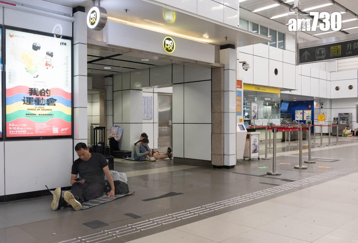 港鐵露天段已停駛。(蘇文傑攝)