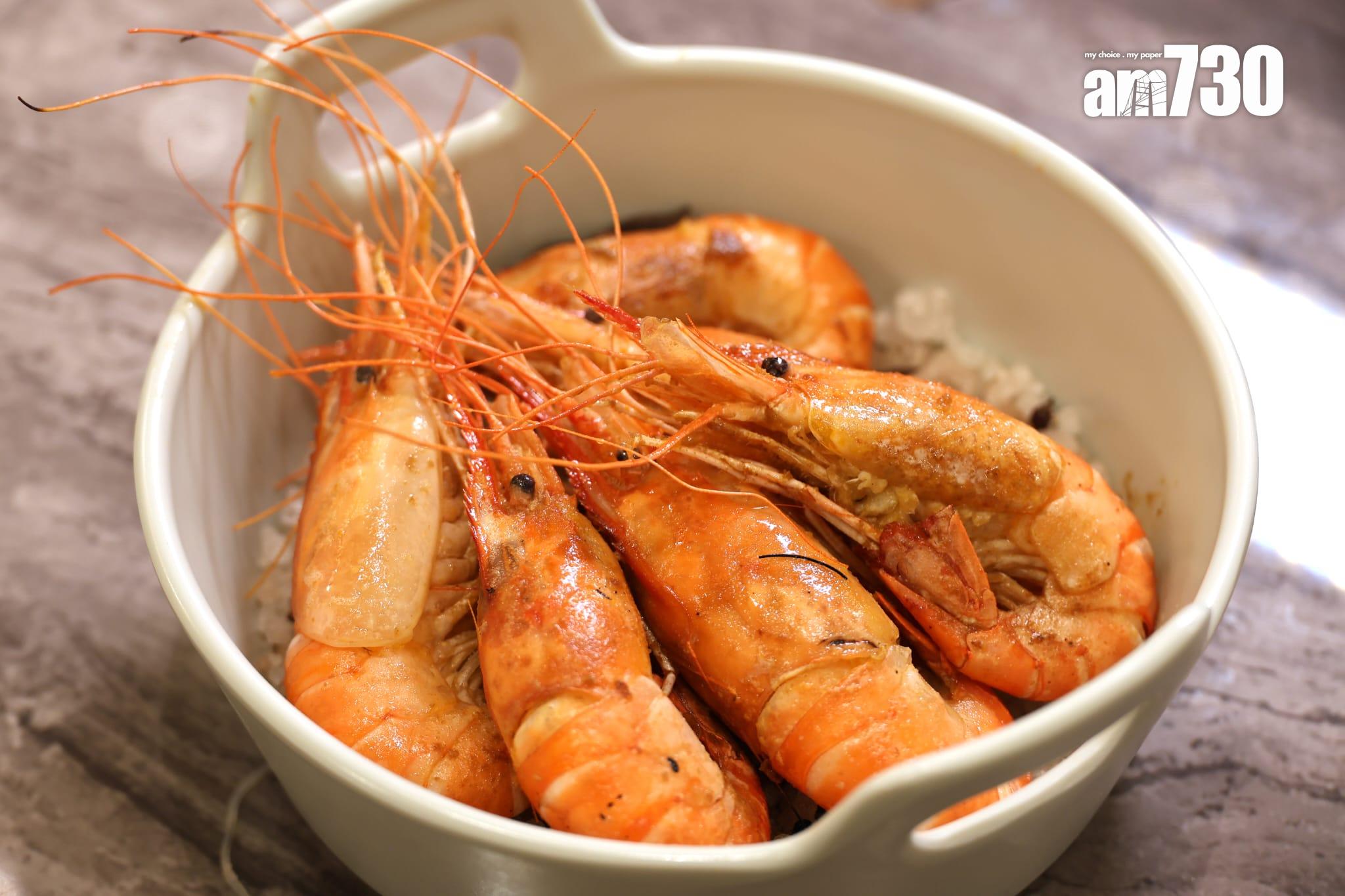 油鹽焗大頭蝦(放題A及B)厚肉飽滿,肉質結實。