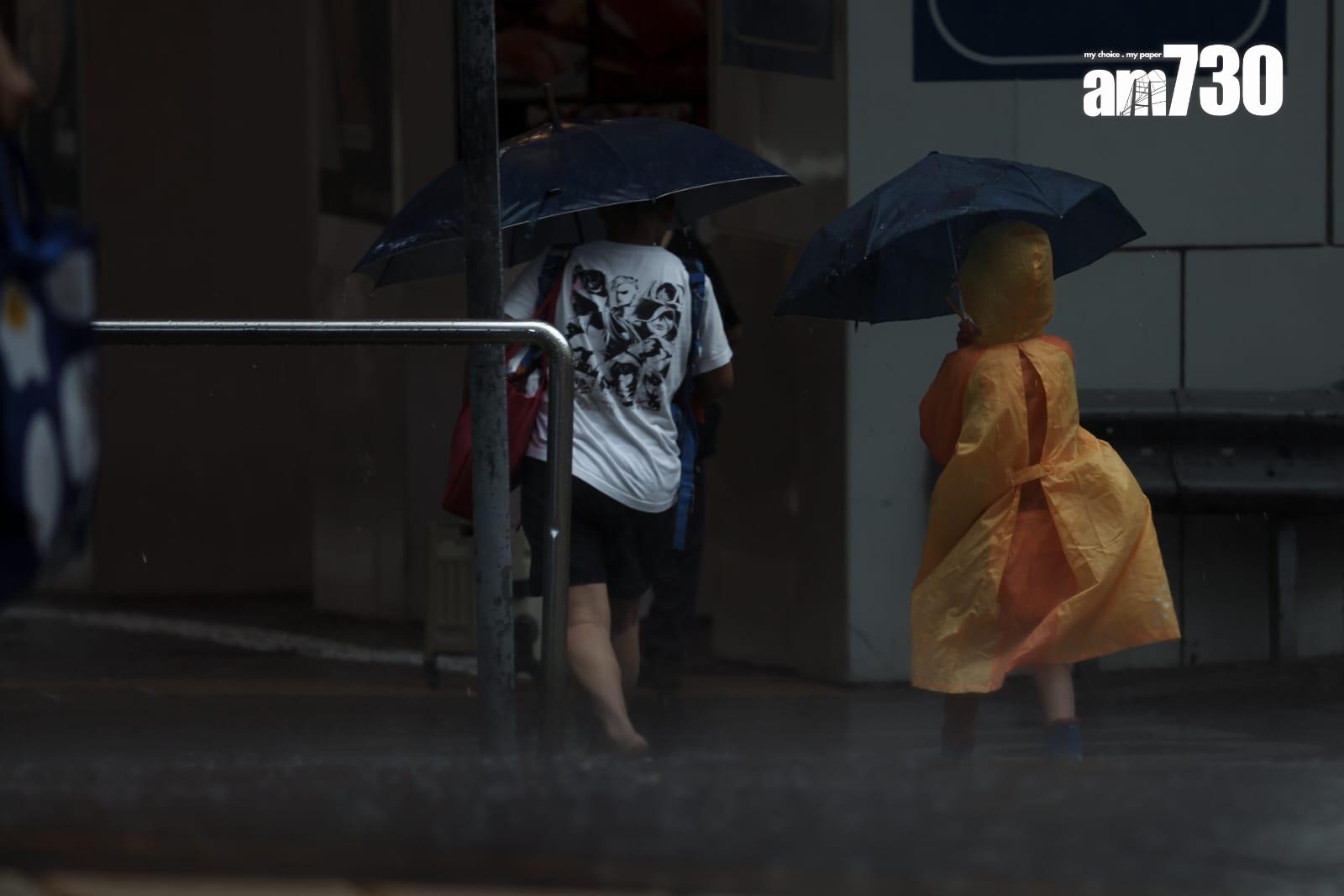 天氣持續不穩,教育局宣布明日停課。(周令知攝)