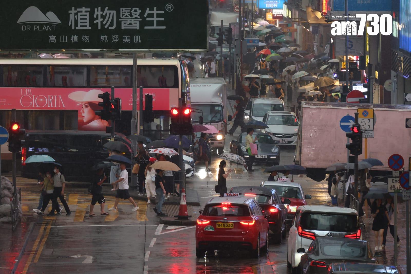 天氣持續不穩,教育局宣布明日停課。(林俊源攝)