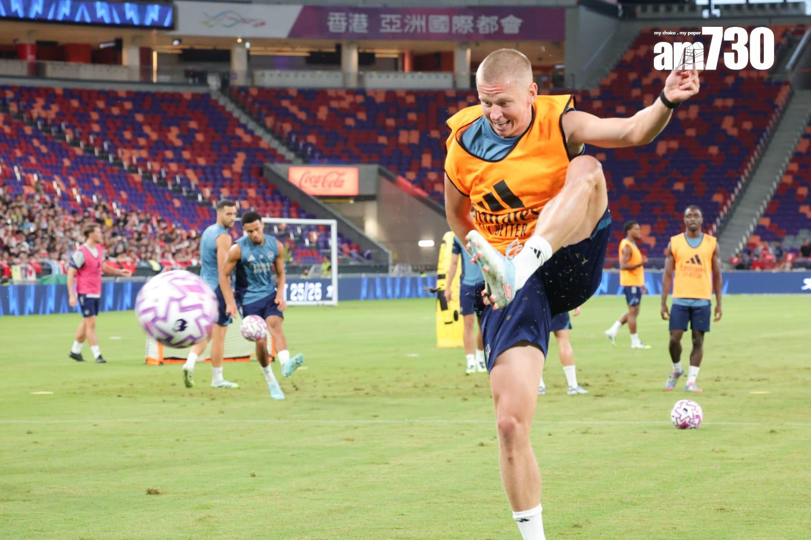 阿仙奴在啟德公開操練。(吳康琦攝)