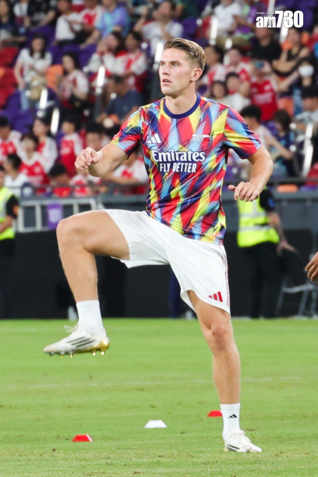 阿仙奴的基奧基尼斯熱身。(吳康琦攝)