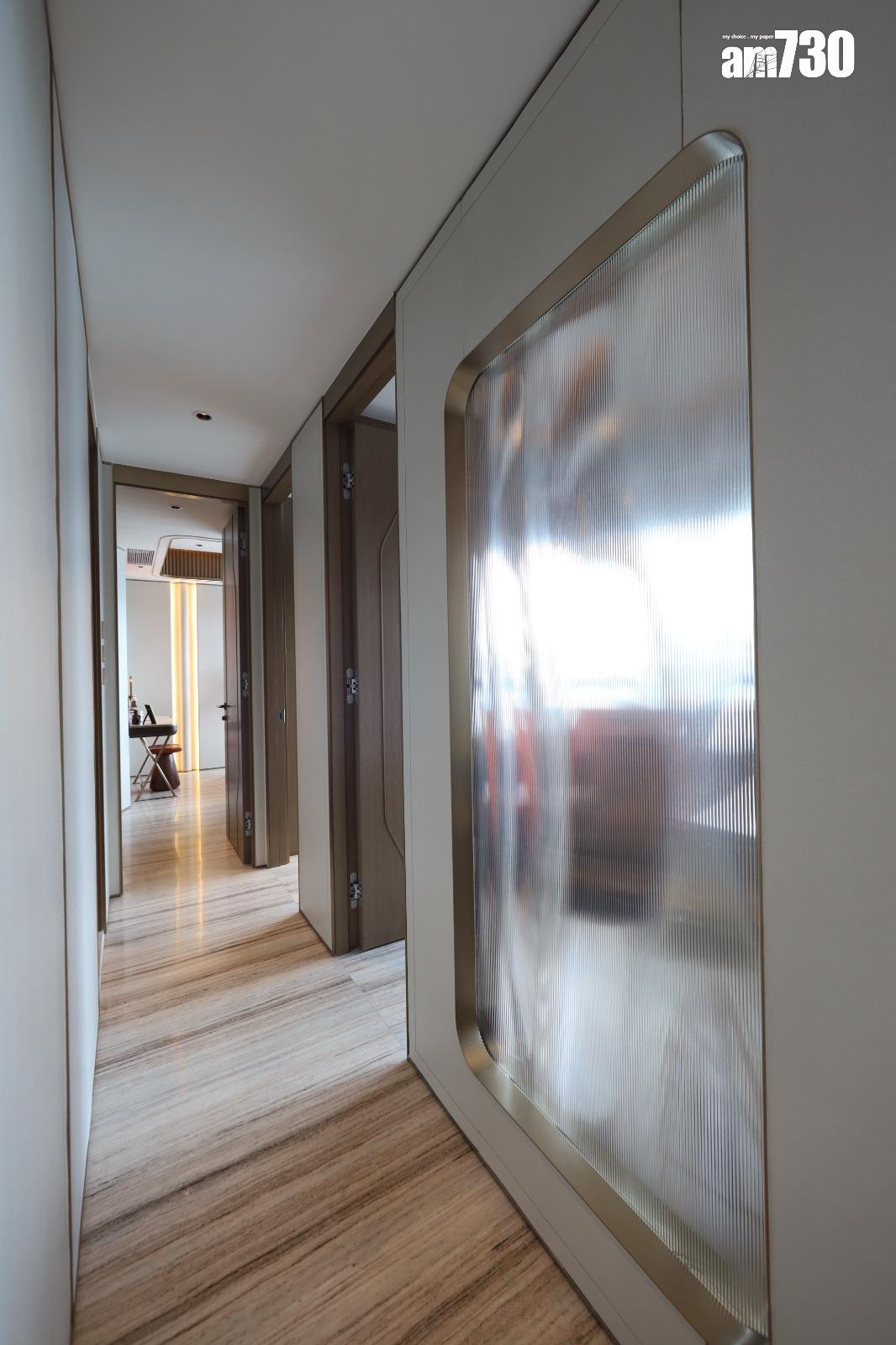 維港•灣畔示範單位|無改動三房套戶 主人房弧形落地玻璃窗盡享維港景致 (多圖有片)|啟德新盤