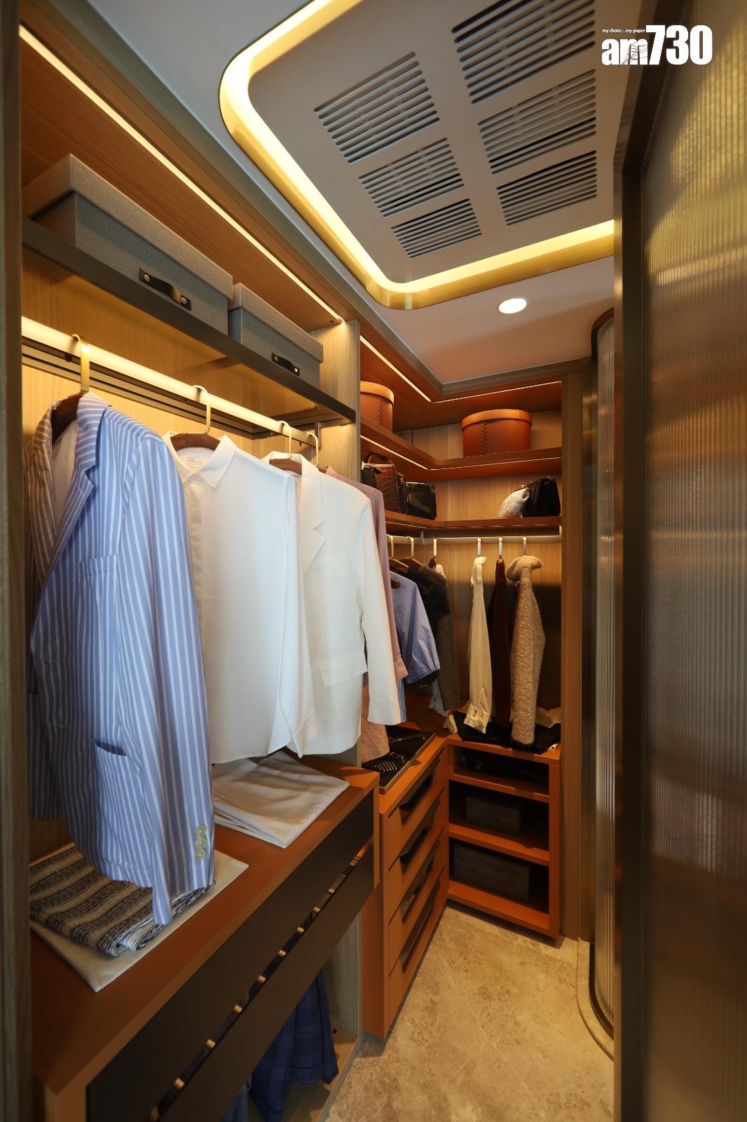 維港•灣畔示範單位|無改動三房套戶 主人房弧形落地玻璃窗盡享維港景致 (多圖有片)|啟德新盤