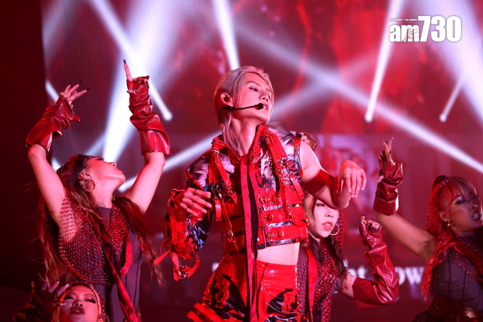 Jeremy李駿傑《Rise In Love Live 2025》演唱會,扭動蛇腰。(林俊源攝)