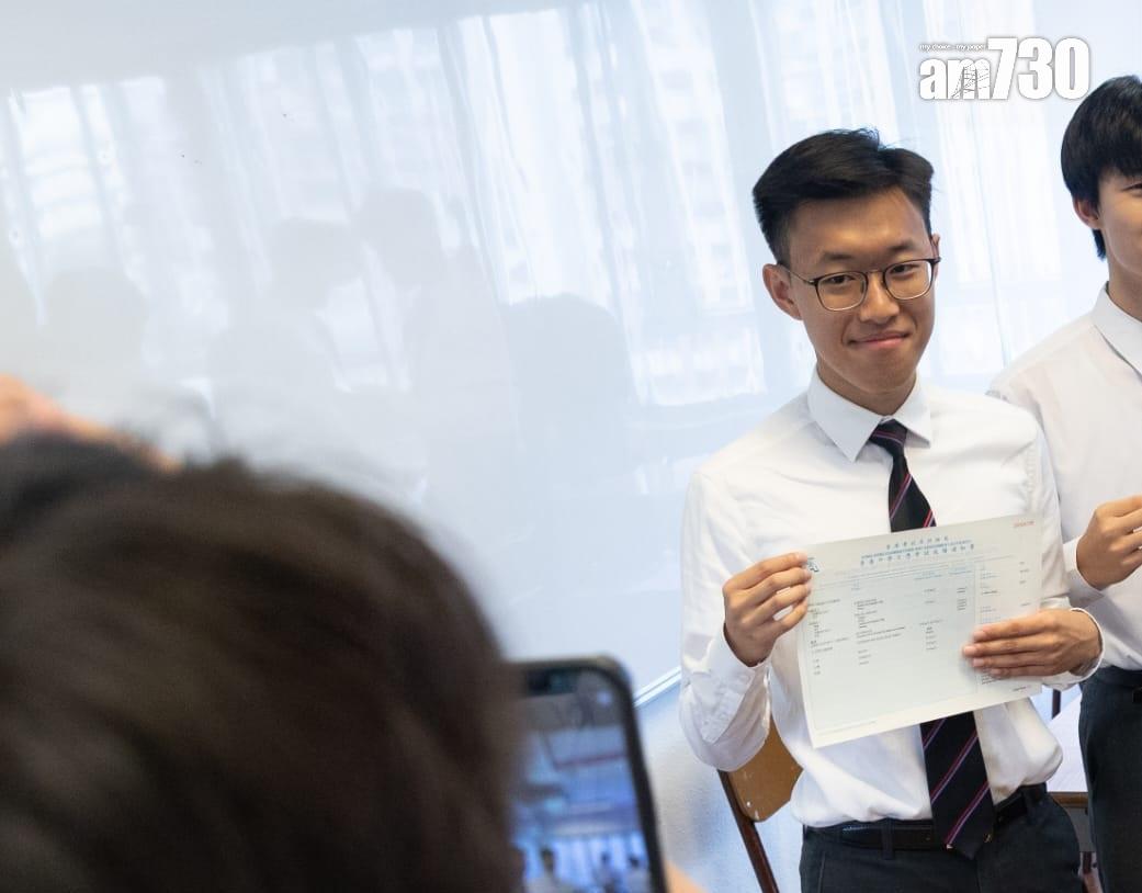 DSE放榜2025|喇沙超狀陳博軒引李小龍「Be Water」哲學學習,冀從醫助人。(蘇文傑攝)