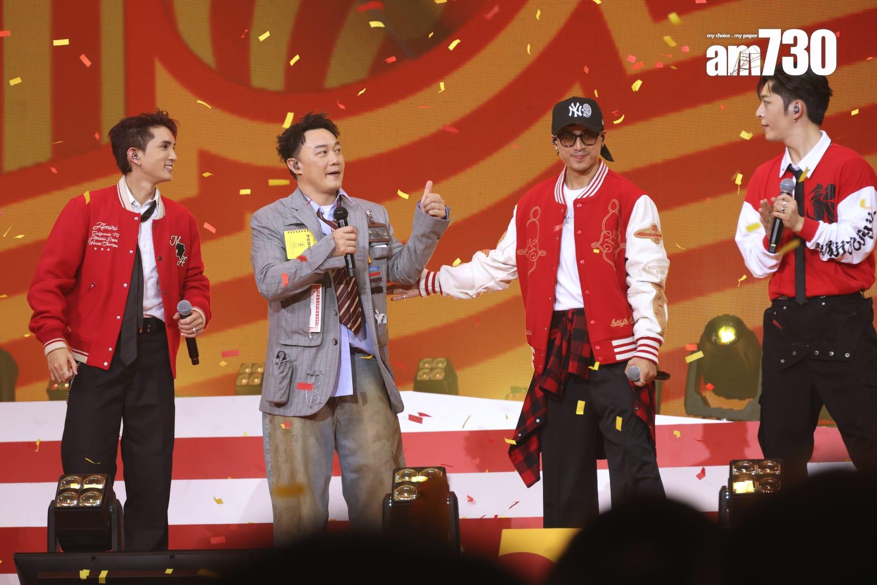 Eason完成表演後,逐一與MIRROR成員擁抱或擊掌。(林俊源攝)