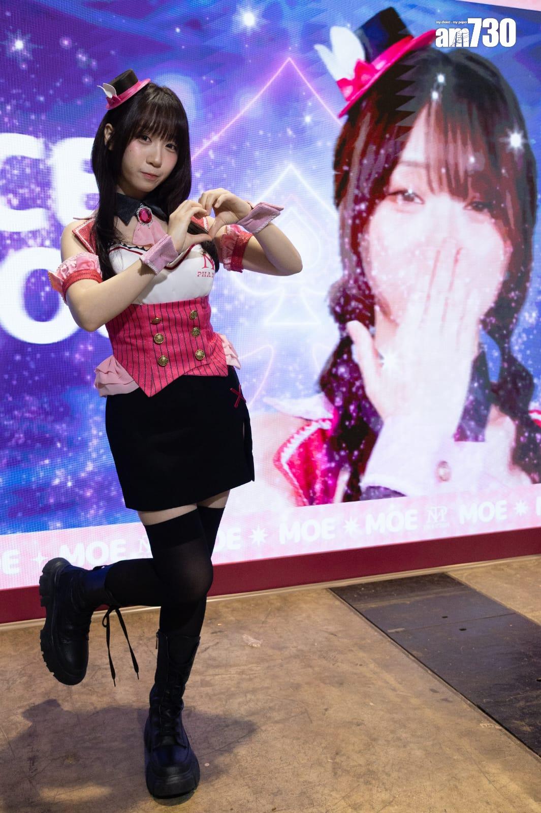 日本人氣Cosplayer伊織萌突襲會展。 (蘇文傑攝)