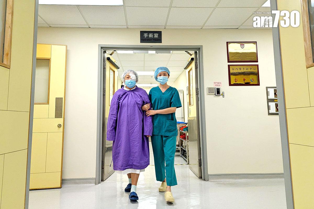 病人完成白內障手術後會前往休息區休息。(羅庸軒攝)