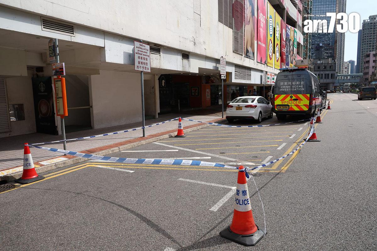 事發現場馬路遺下血跡。(鍾式明攝)