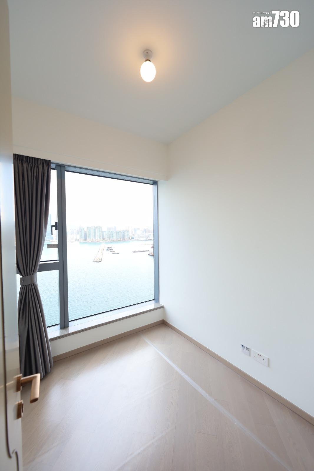 維港•灣畔示範單位|無改動三房套戶 主人房弧形落地玻璃窗盡享維港景致 (多圖有片)|啟德新盤