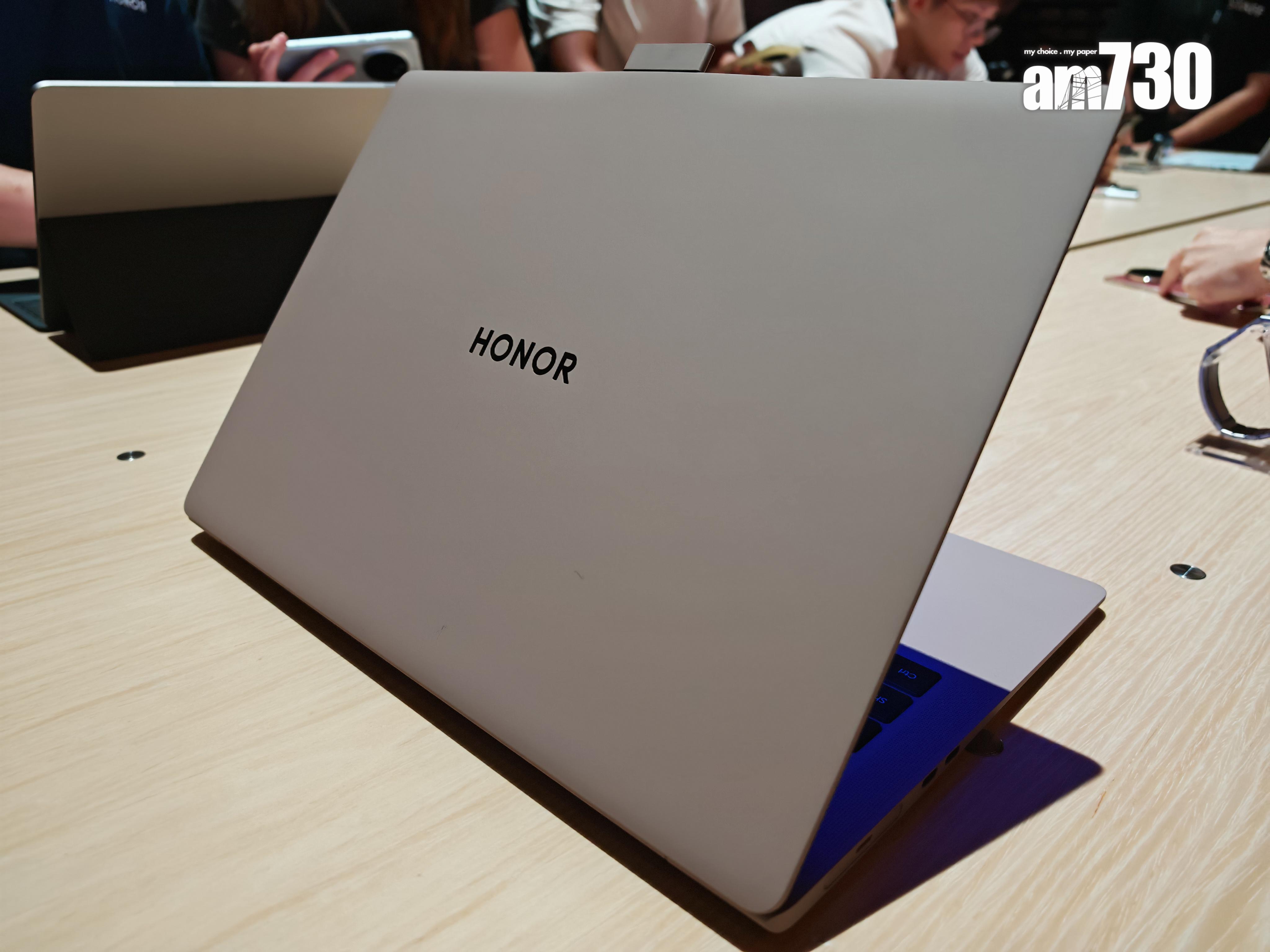 HONOR MagicBook Art 14只有1kg重。