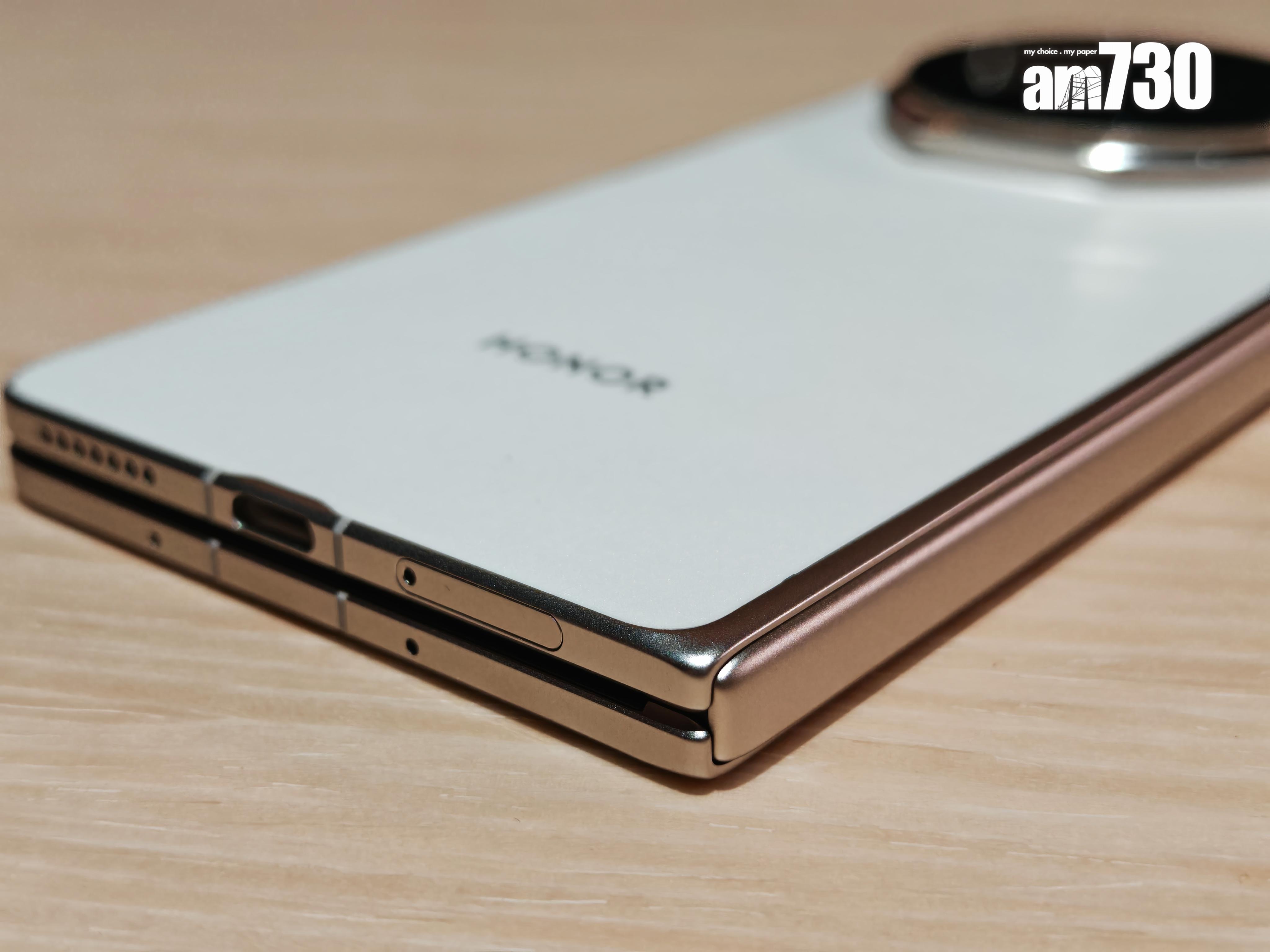 HONOR Magic V5用上2300MPA強度鋼材鉸鏈,甚至可以撐起一張梳化。