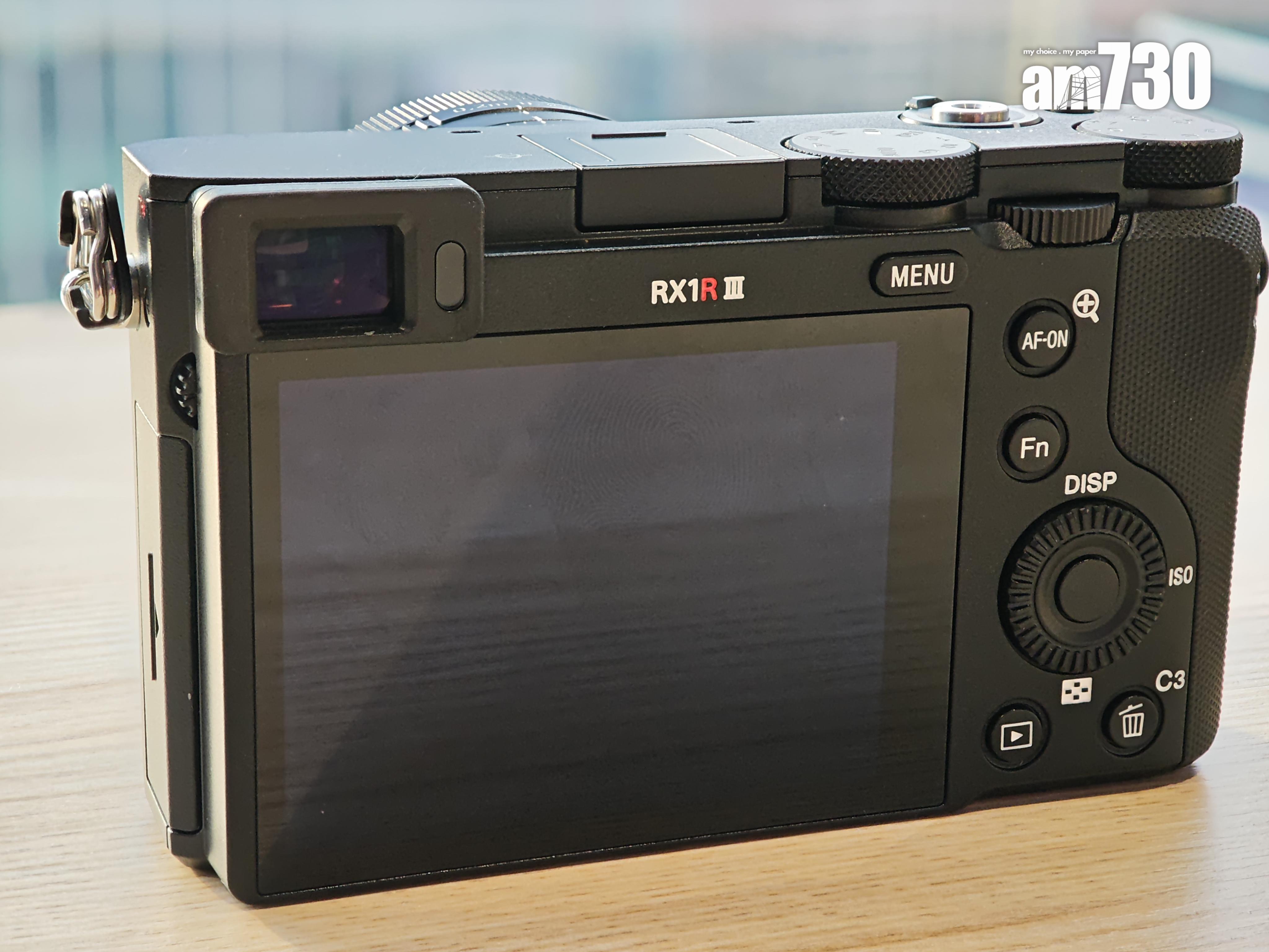 RX1R III機背有3吋觸控式屏幕。