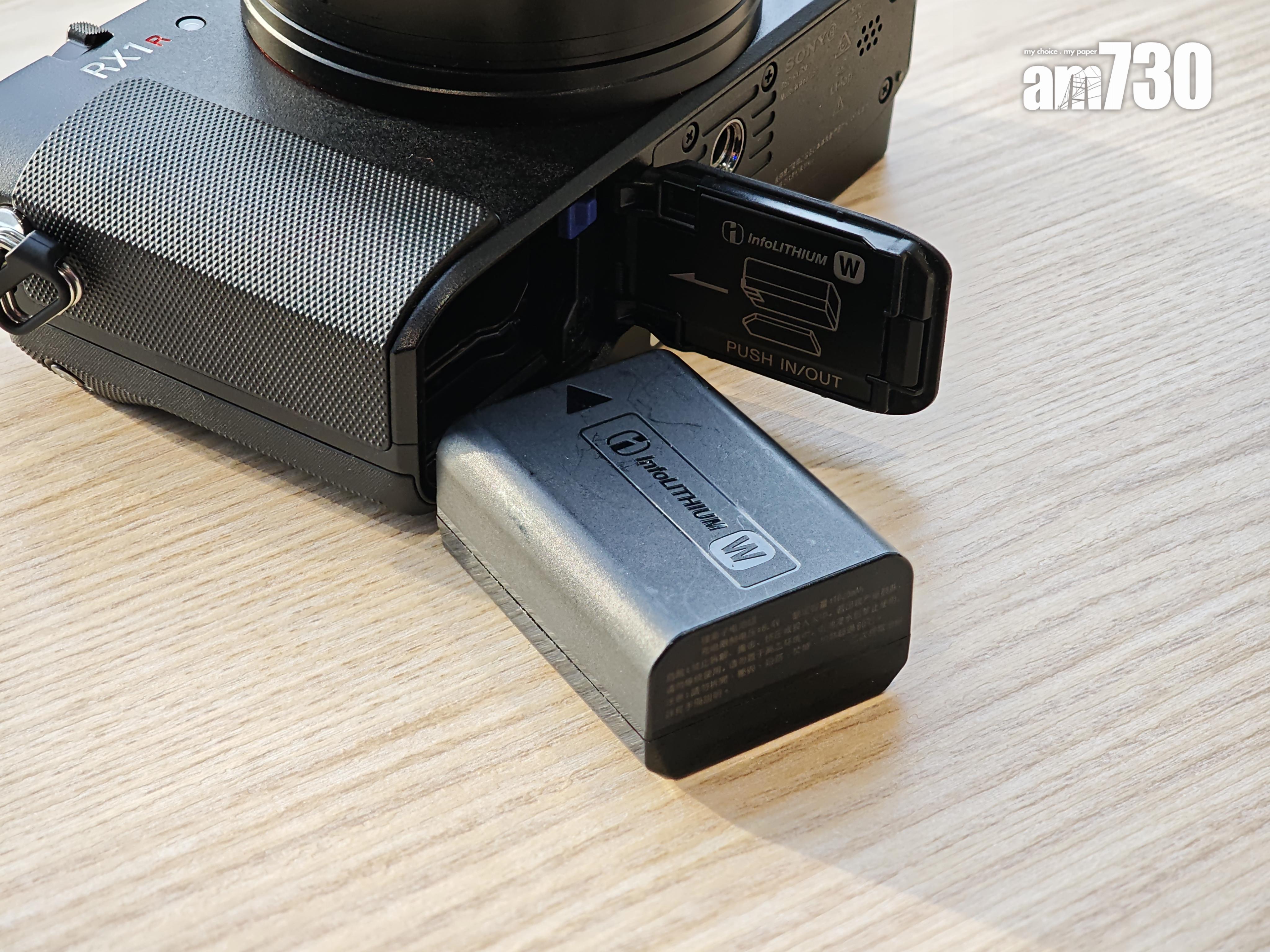 RX1R III換上NP-FW50電池,續航力更長。