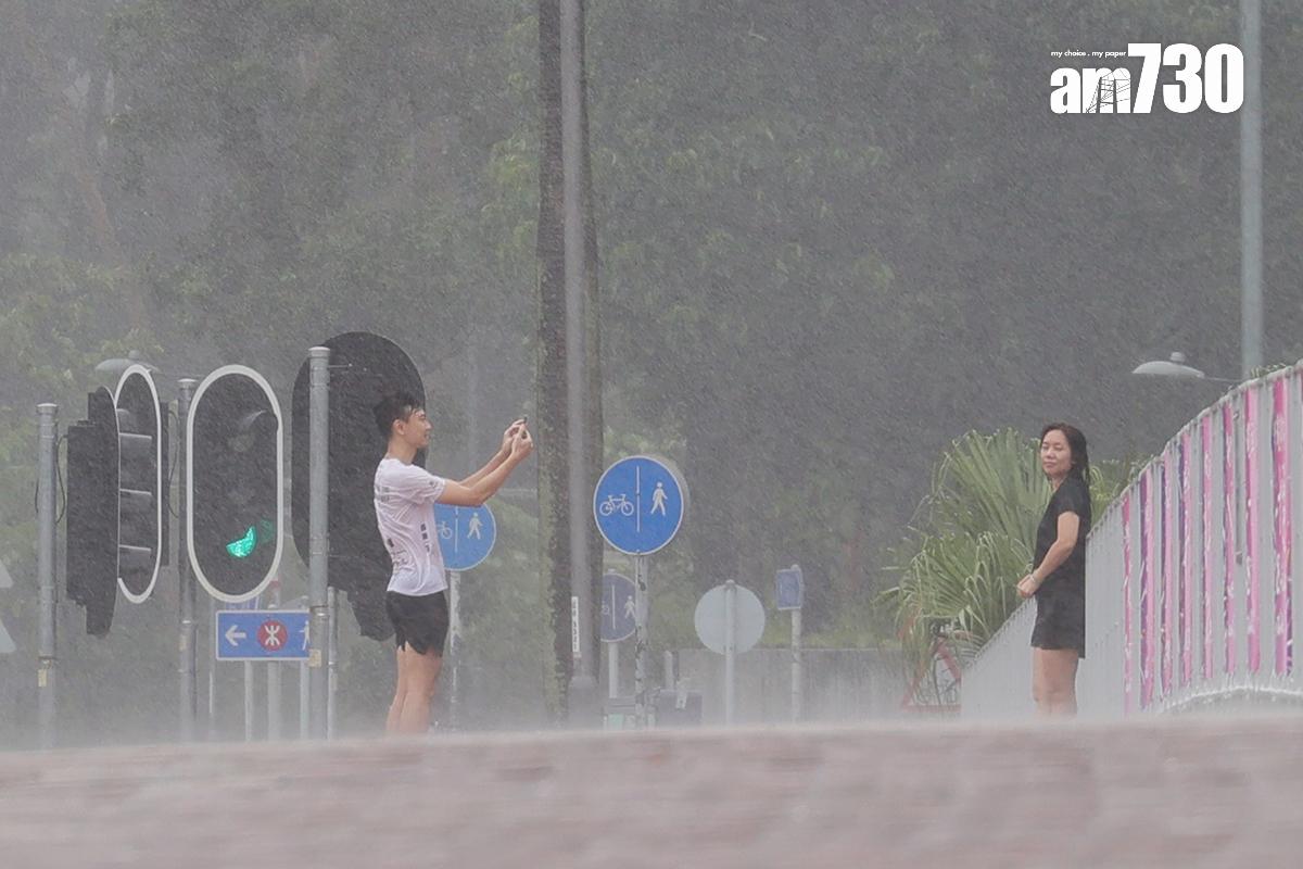 韋帕襲港,天文台發出十號颶風信號期間的市面情況。(資料圖片/吳康琦攝)