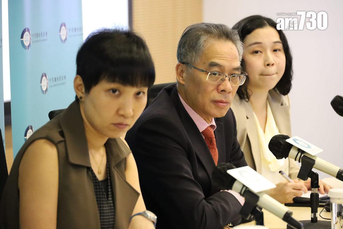 平機會過去3年半接獲222宗精神健康需要人士在僱傭期間的投訴,朱崇文(中)相信僅冰山一角。(鍾式明攝)