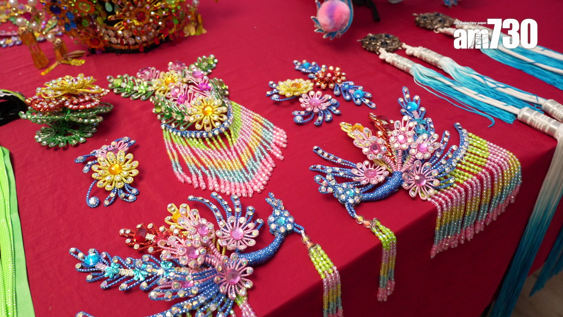 粵劇頭飾製作技藝屬非遺中的傳統手工藝項目。(歐迪栢攝)