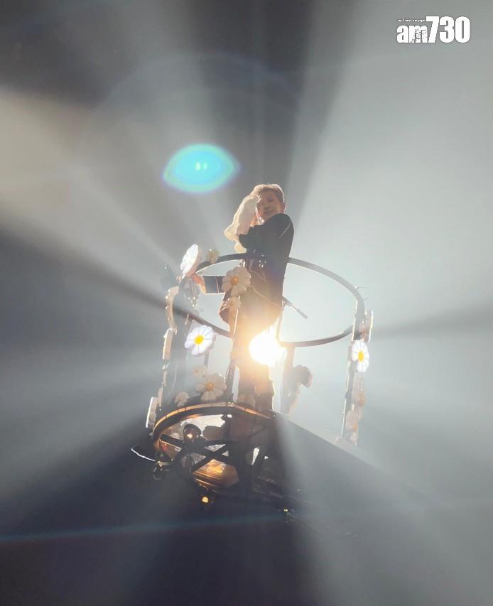 GD學了不少廣東話,全晚不停講「好正」冧fans。