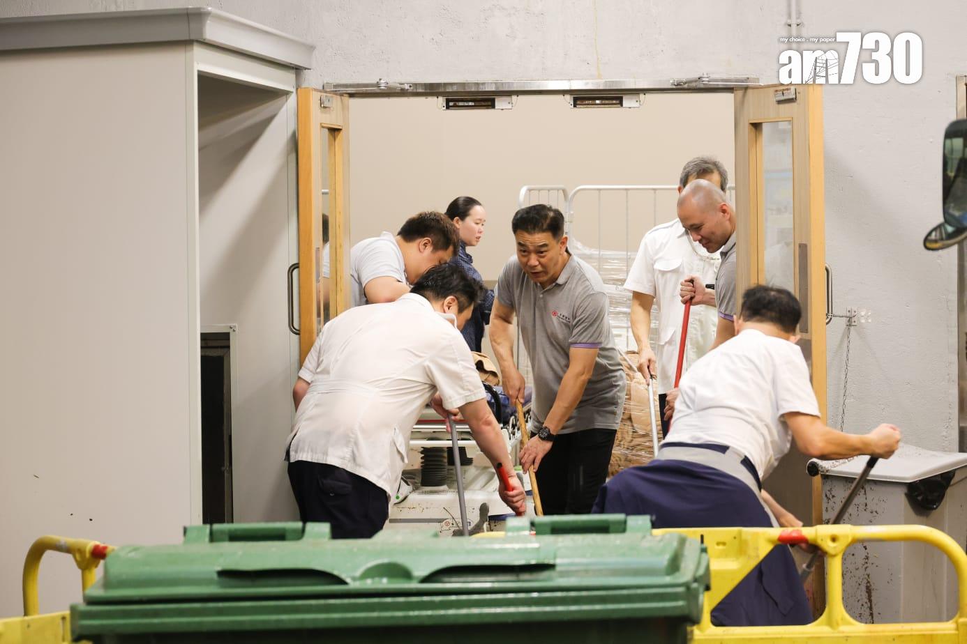 黑雨下瑪麗醫院嚴重水浸影響服務(吳康琦攝)