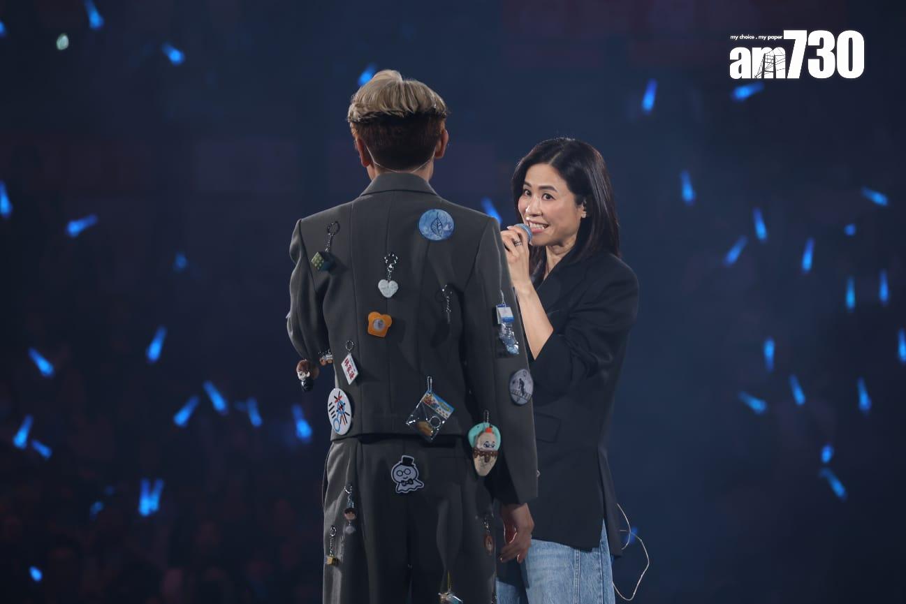 宣萱與林家謙合唱《難兄難弟》及《在空中的這一秒》。 (林俊源攝)