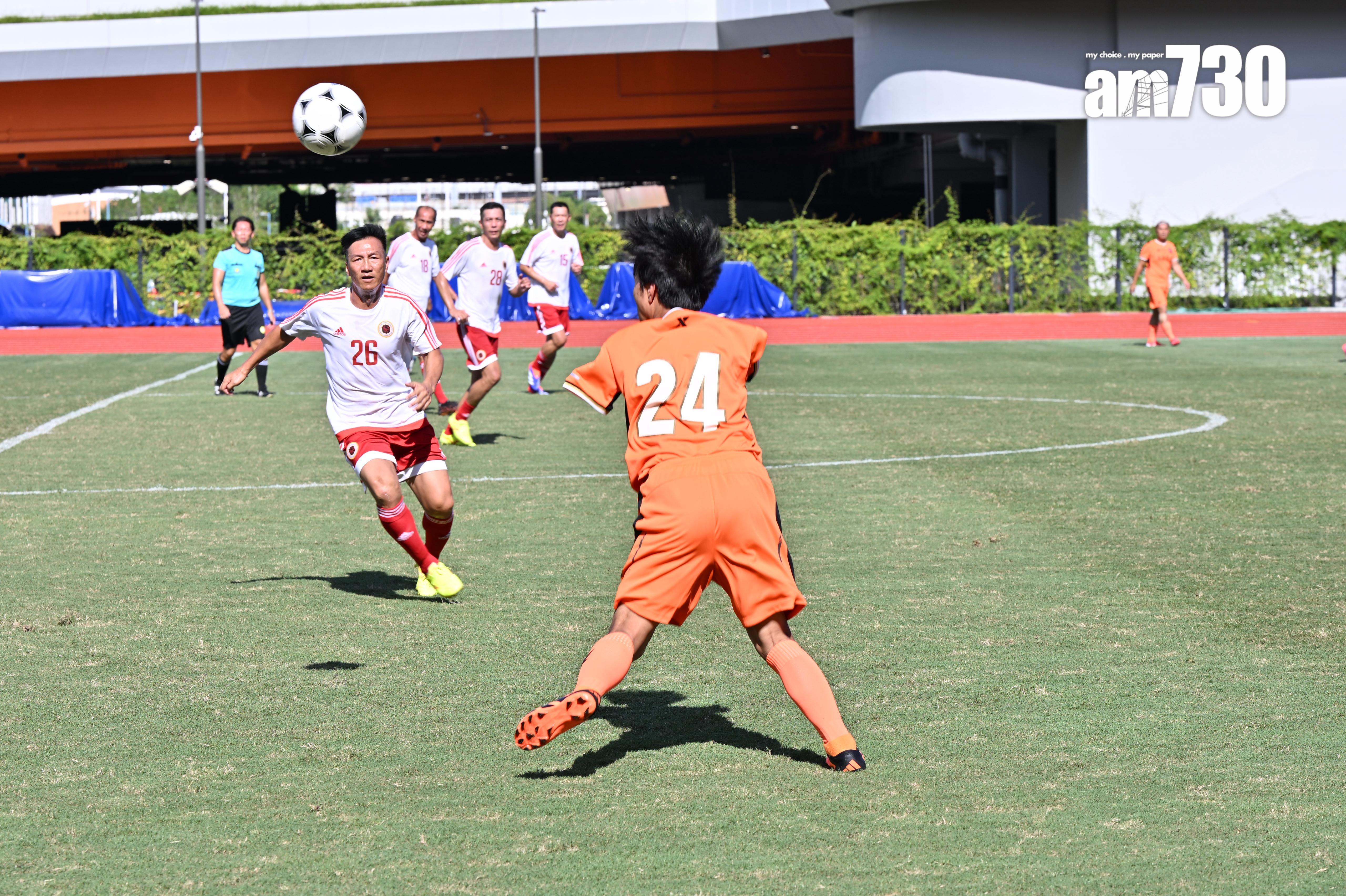 由譚詠麟率領的「香港明星足球隊」在《樂動新城.慈善運音會》對戰「香港傳奇足球隊」。