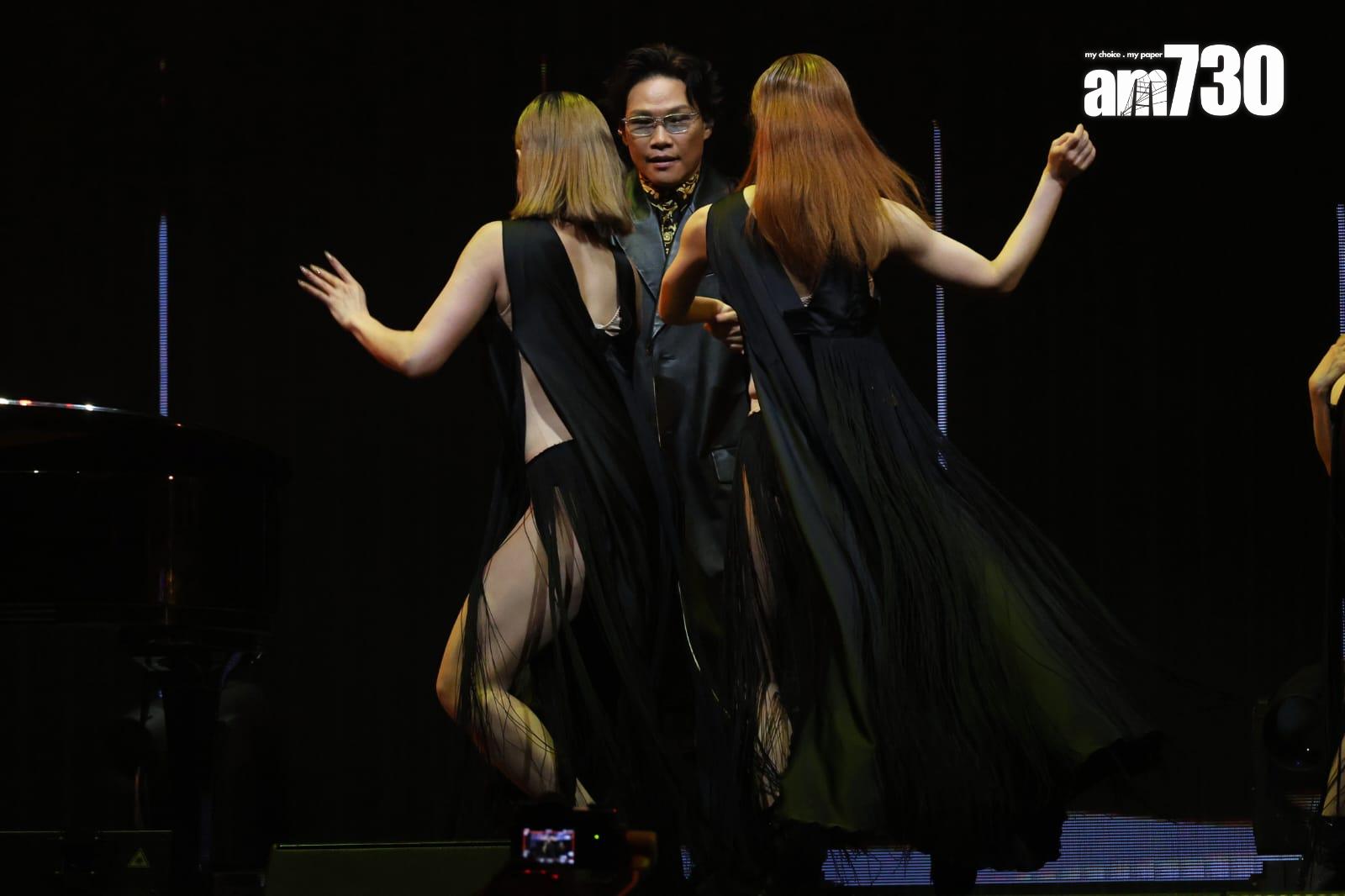 蘇永康被兒子問點解跟姐姐摸手跳舞。(林俊源攝)