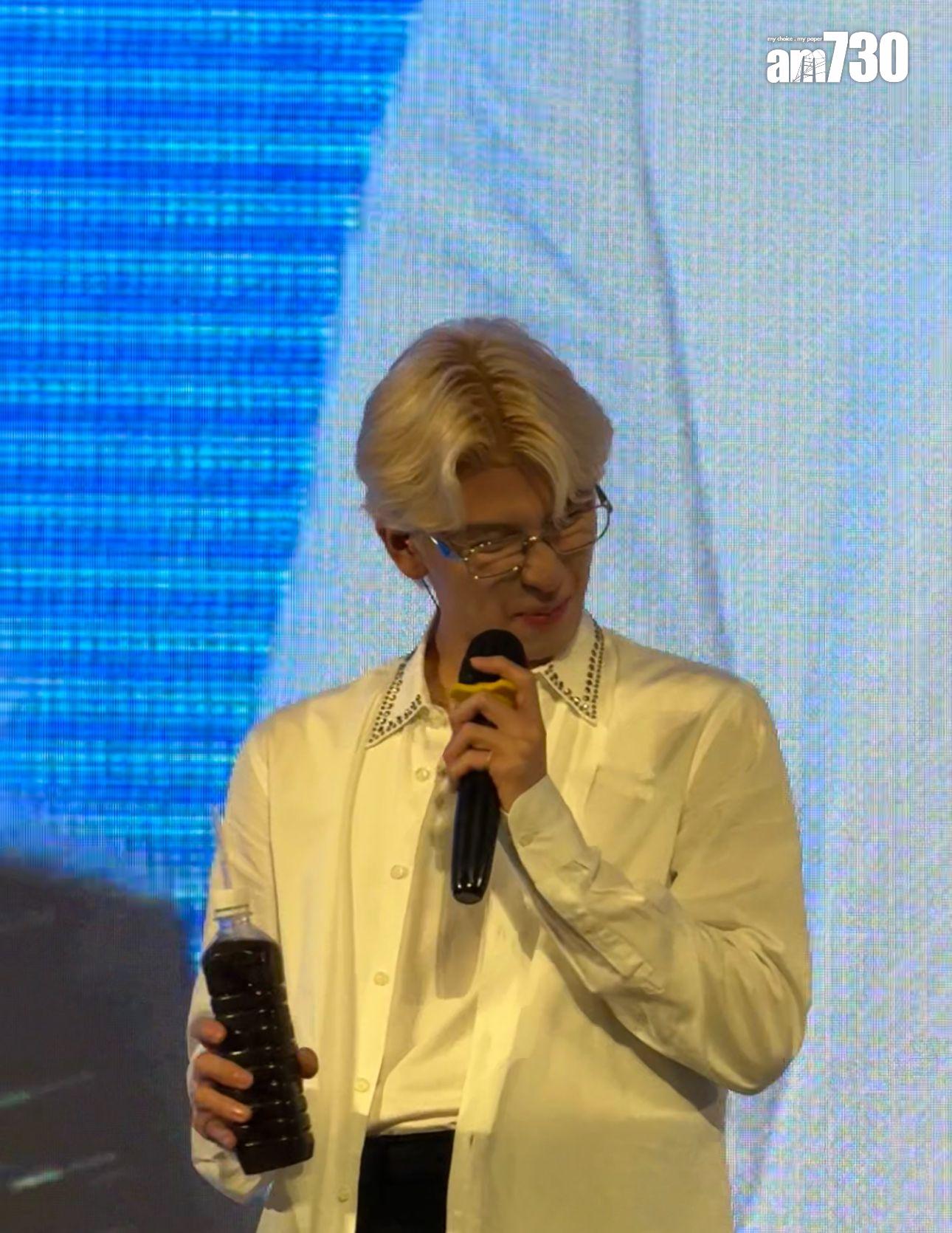 兩人遊戲結束後,挑戰廿四味飲到面容扭曲。 (娛樂組攝)