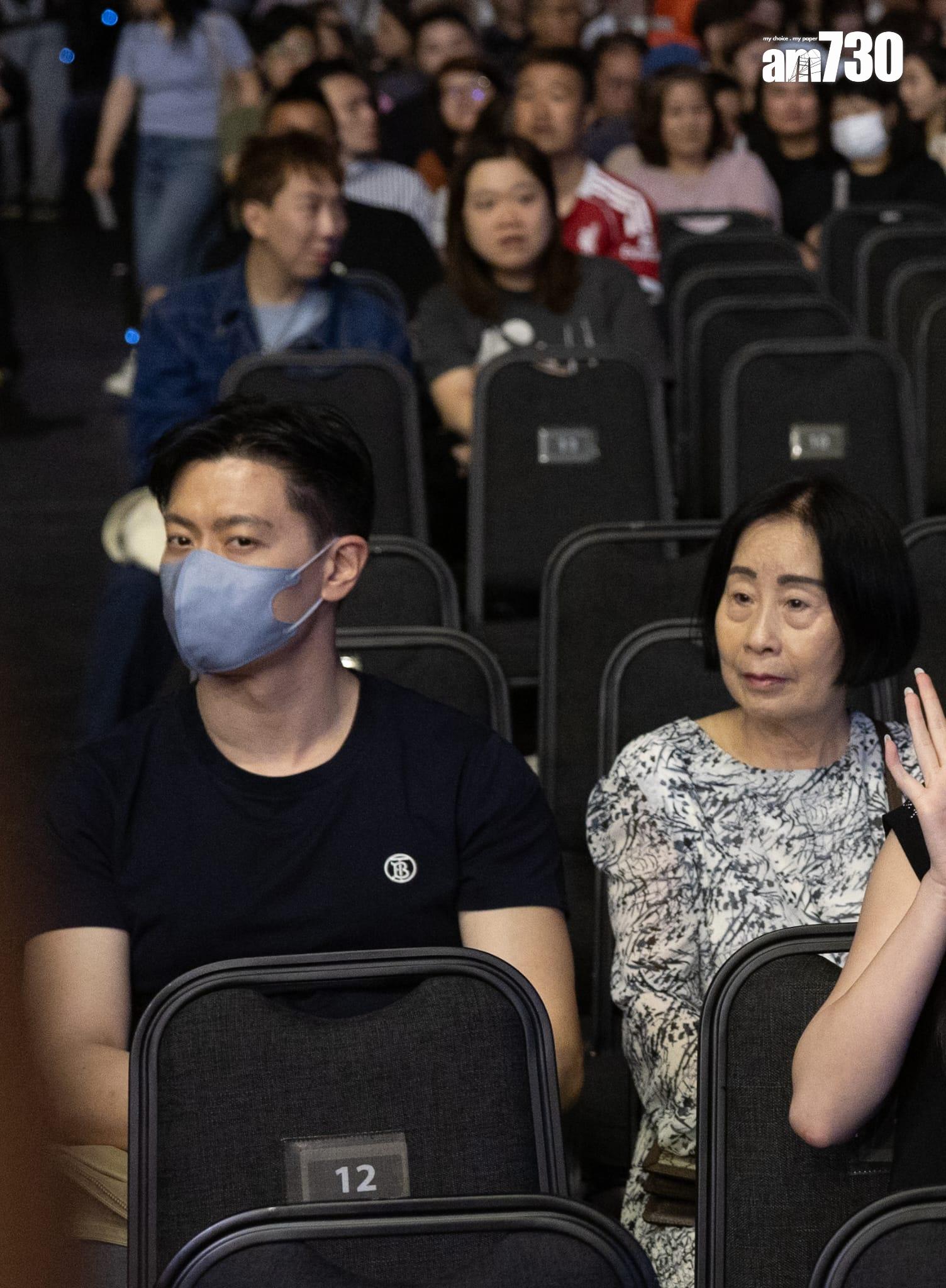 Stephy台灣男友偕未來外母低調捧場。 (蘇文傑攝)