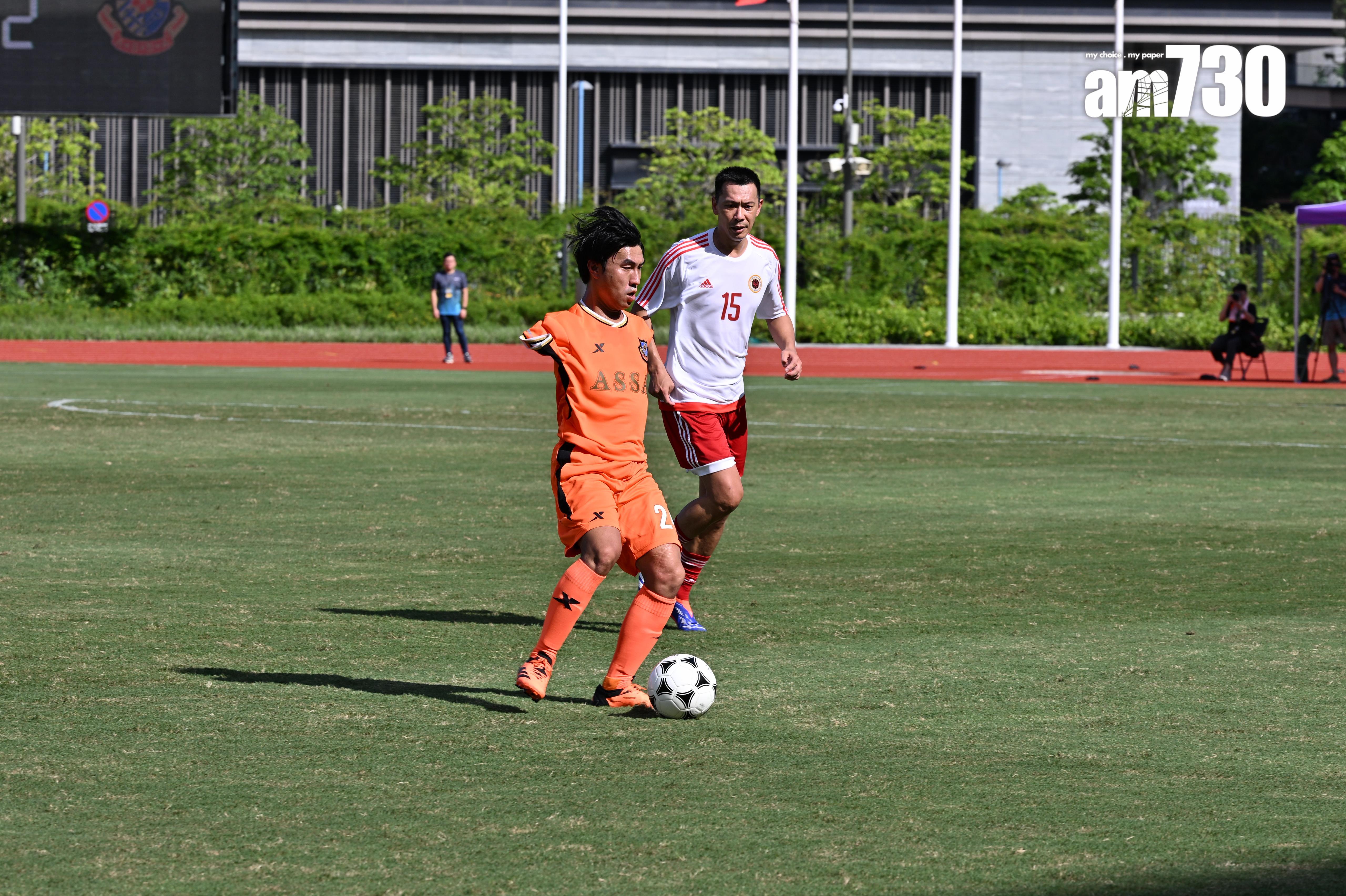 由譚詠麟率領的「香港明星足球隊」在《樂動新城.慈善運音會》對戰「香港傳奇足球隊」。