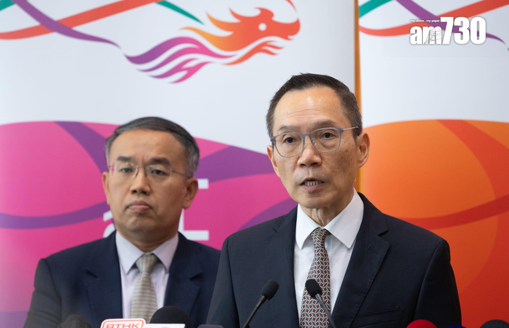 政府冒牌水|財經事務及庫務局局長許正宇、政府物流服務署署長陳嘉信會見傳媒。(蘇文傑攝)