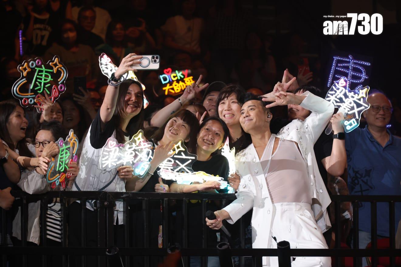 梁漢文在BIG FOUR演唱會上大曬腹肌。(林俊源攝)