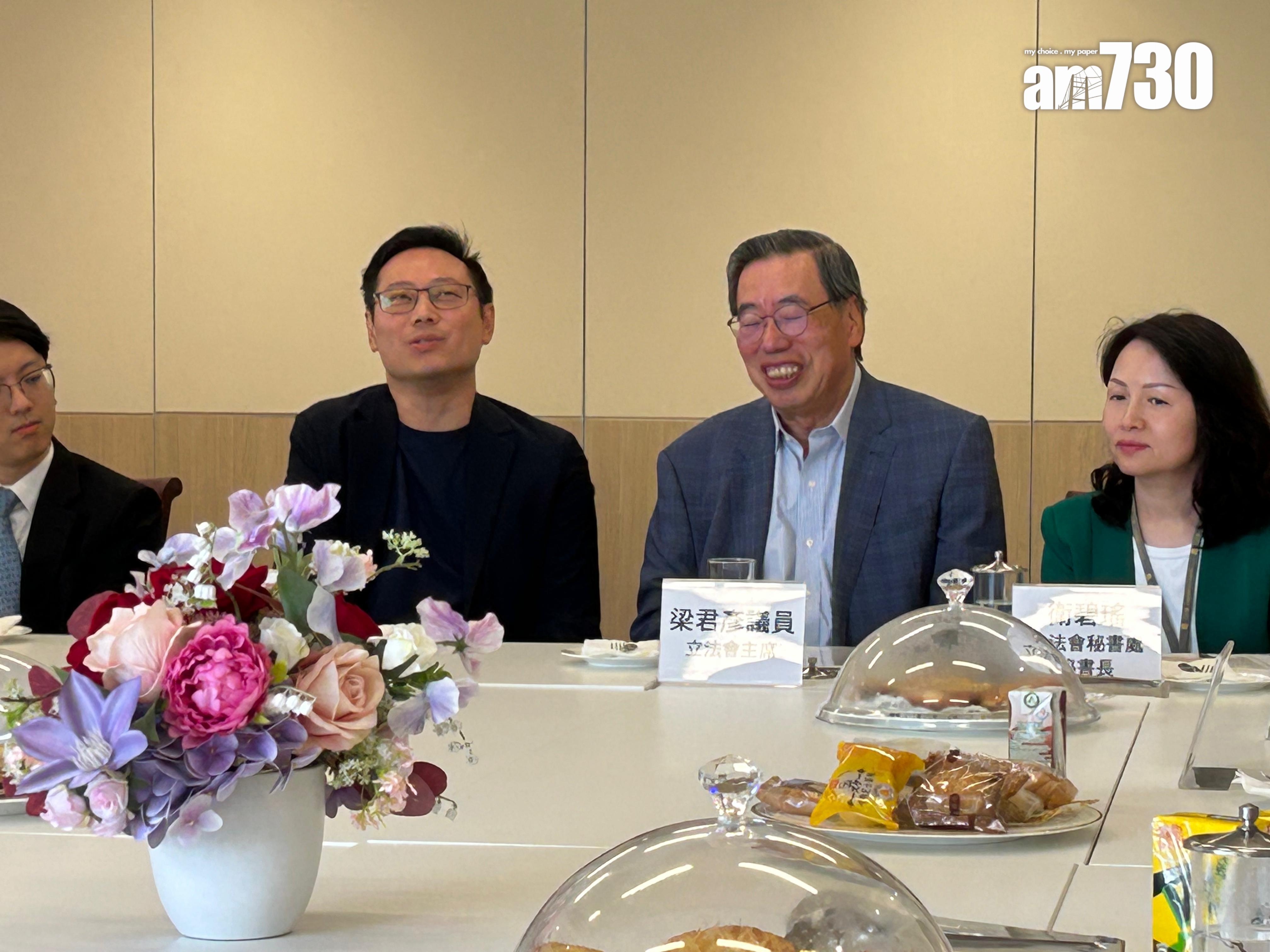 傳梁君彥指控徐英偉因外遇下台,兩人會見傳媒澄清(陳芷晴攝)