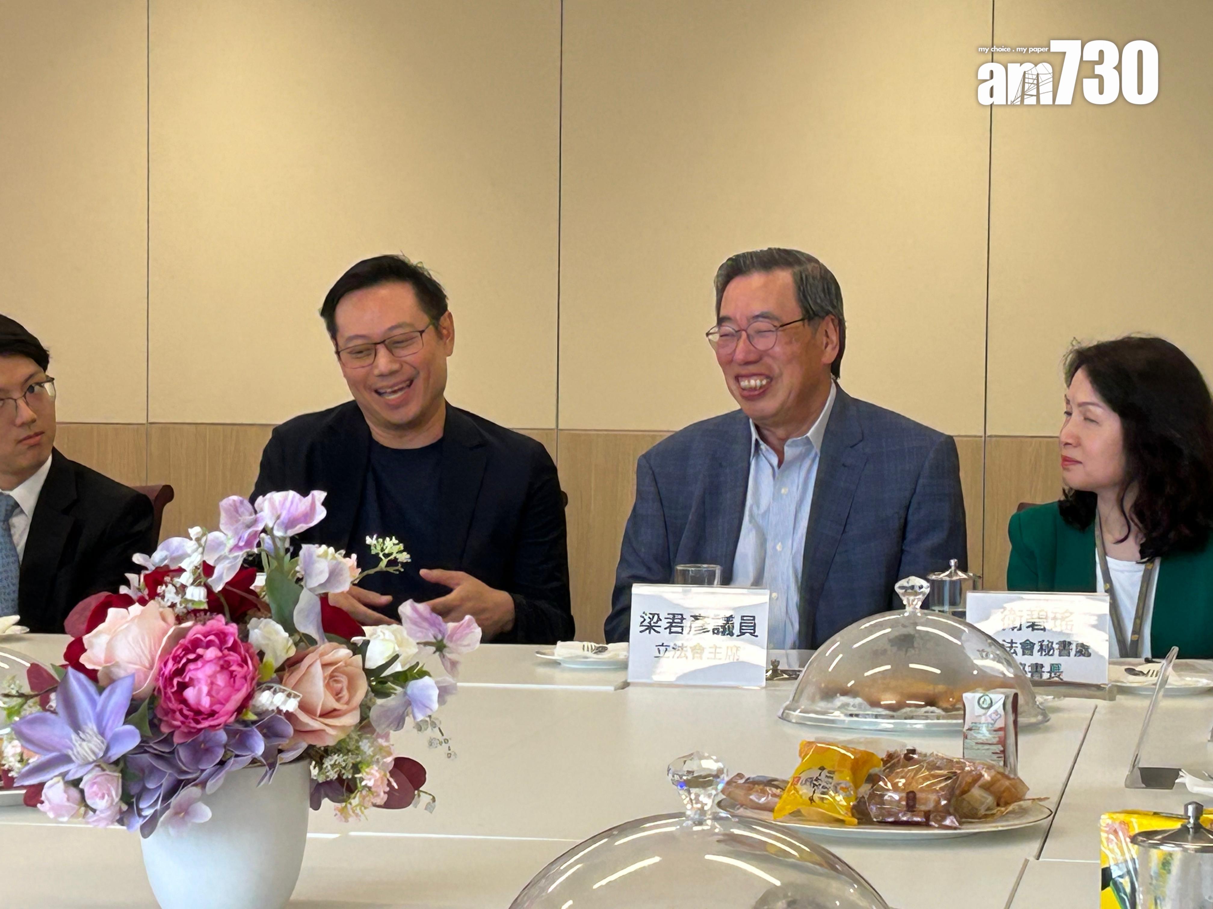 傳梁君彥指控徐英偉因外遇下台,兩人會見傳媒澄清(陳芷晴攝)