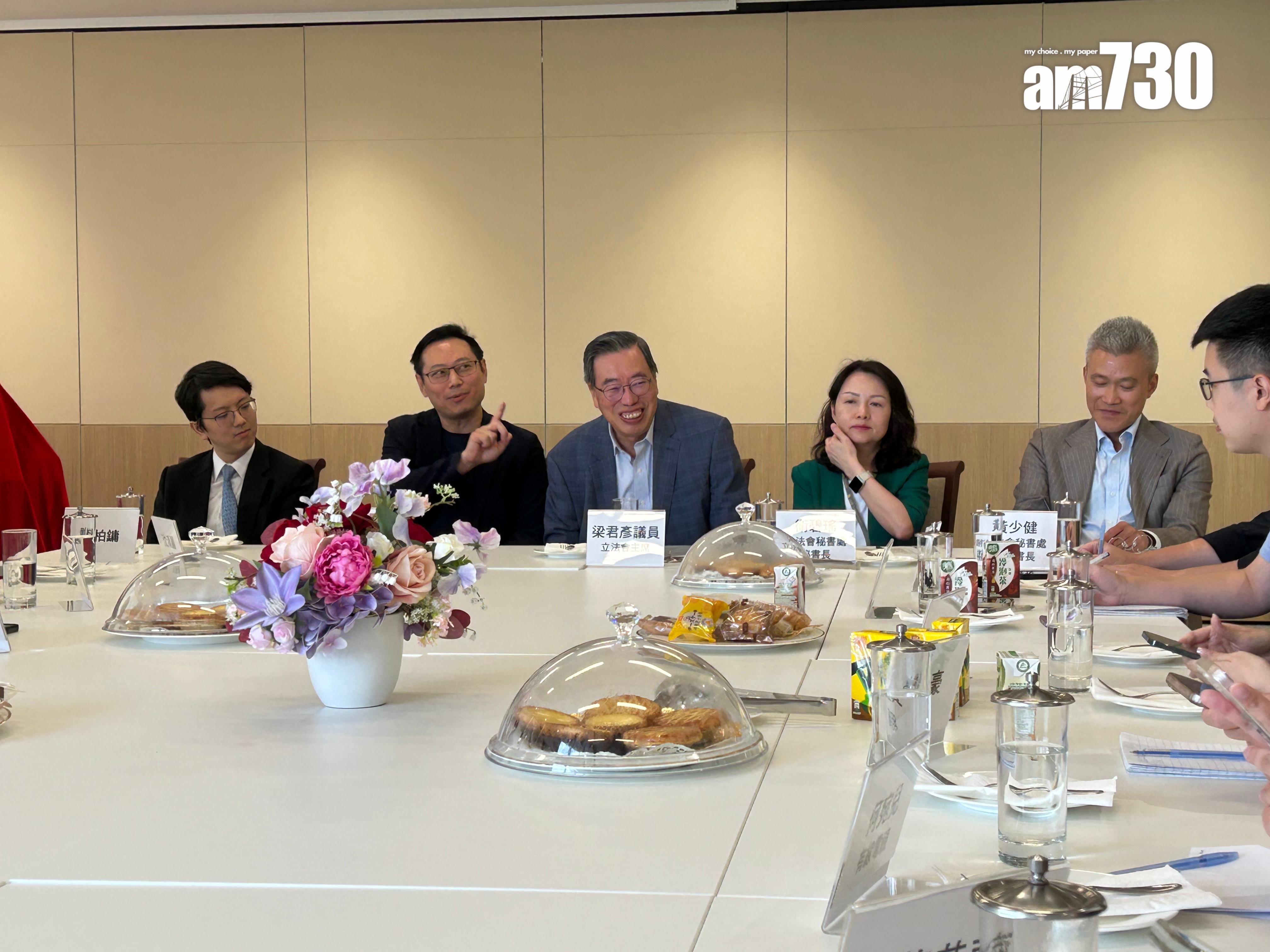 傳梁君彥指控徐英偉因外遇下台,兩人會見傳媒澄清(陳芷晴攝)