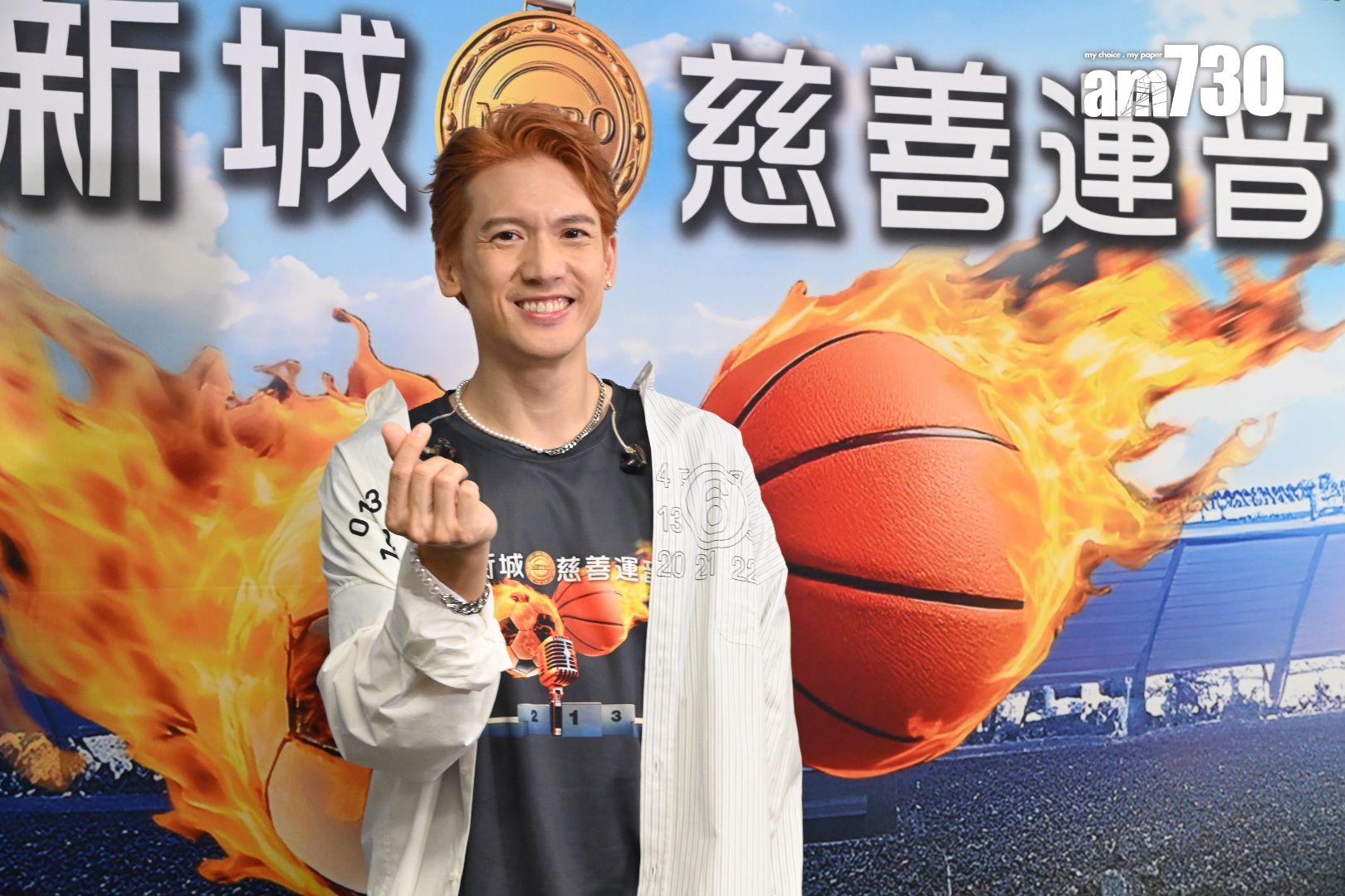關智斌笑謂老闆不會想看他騷肌。