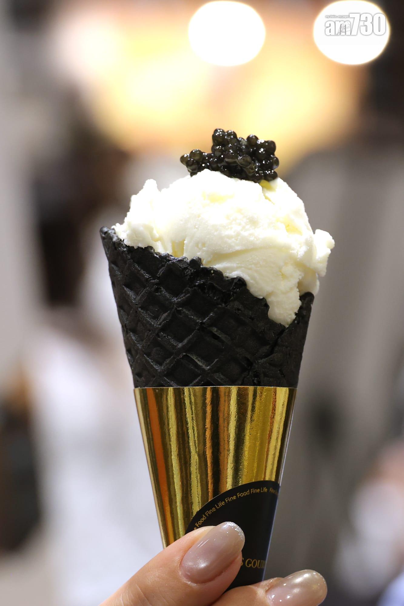 「KAI'S GOURMET」負責人馬小姐擔心下周天氣欠佳影響展會。(林俊源攝)