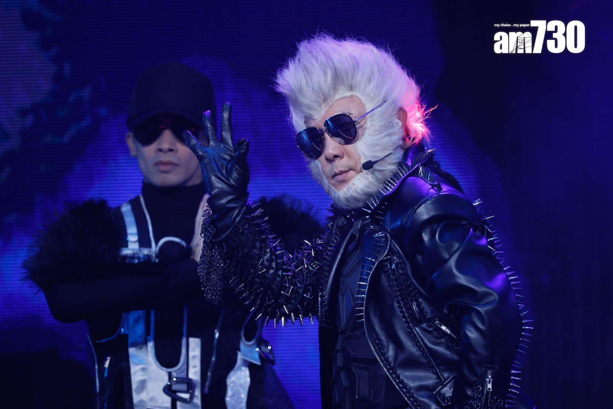 張衛健就化身「黑悟空」上台唱出《天外有天》、《西遊記》及《高高在下》。(蘇文傑攝)