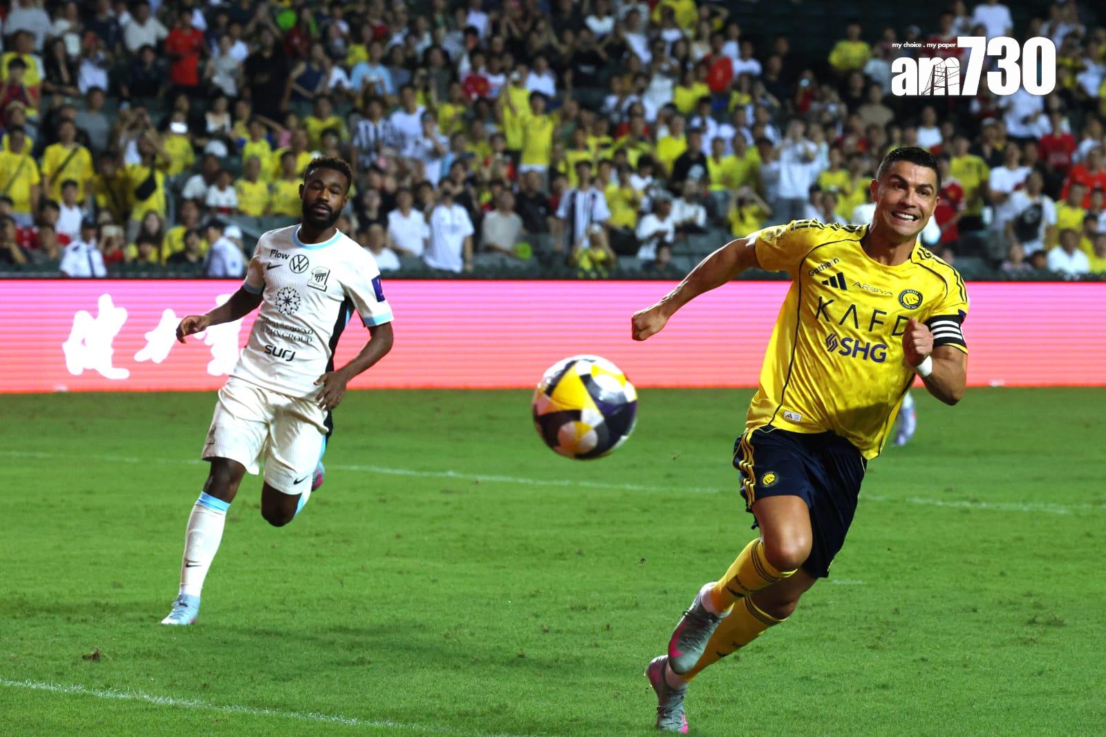 C朗代表艾納斯在大球場上陣。(林俊源攝)