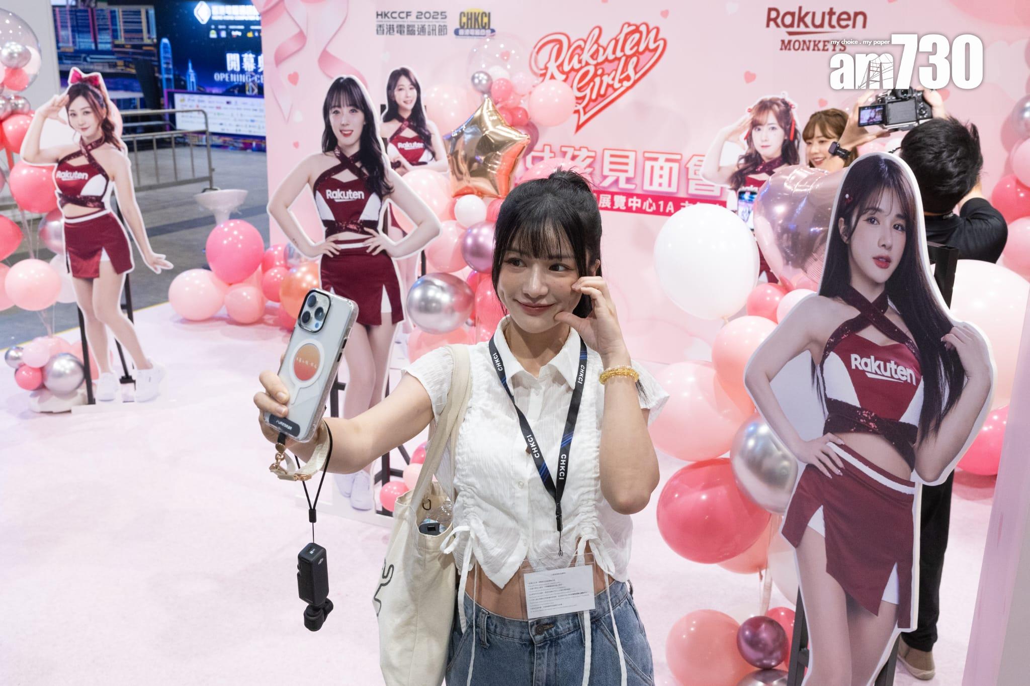 香港電腦通訊節明日開鑼 展商料「換機潮」助銷情 (蘇文傑攝)