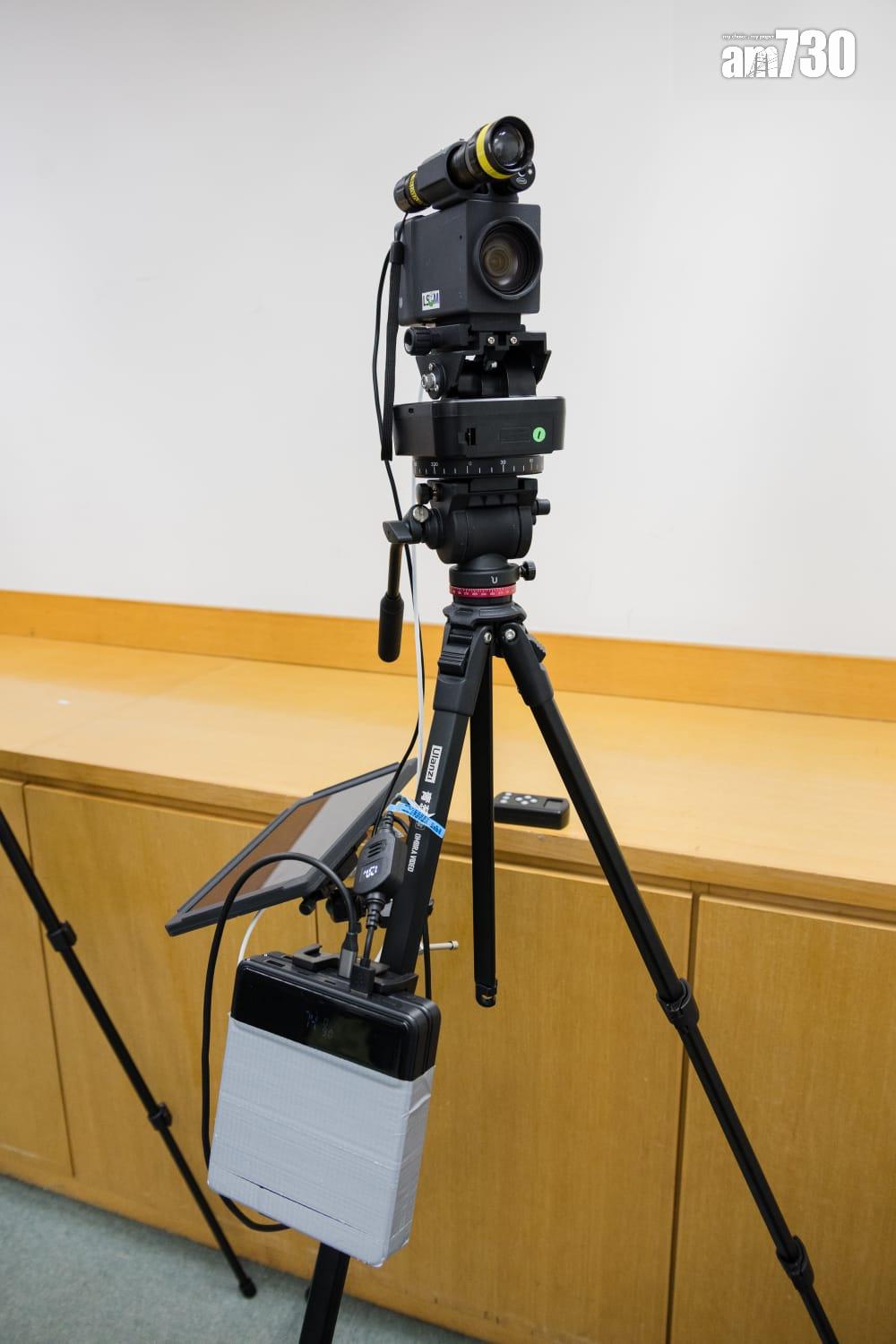 食環署引入「冷氣機滴水調查系統」便利晚間執法。 (周令知攝)