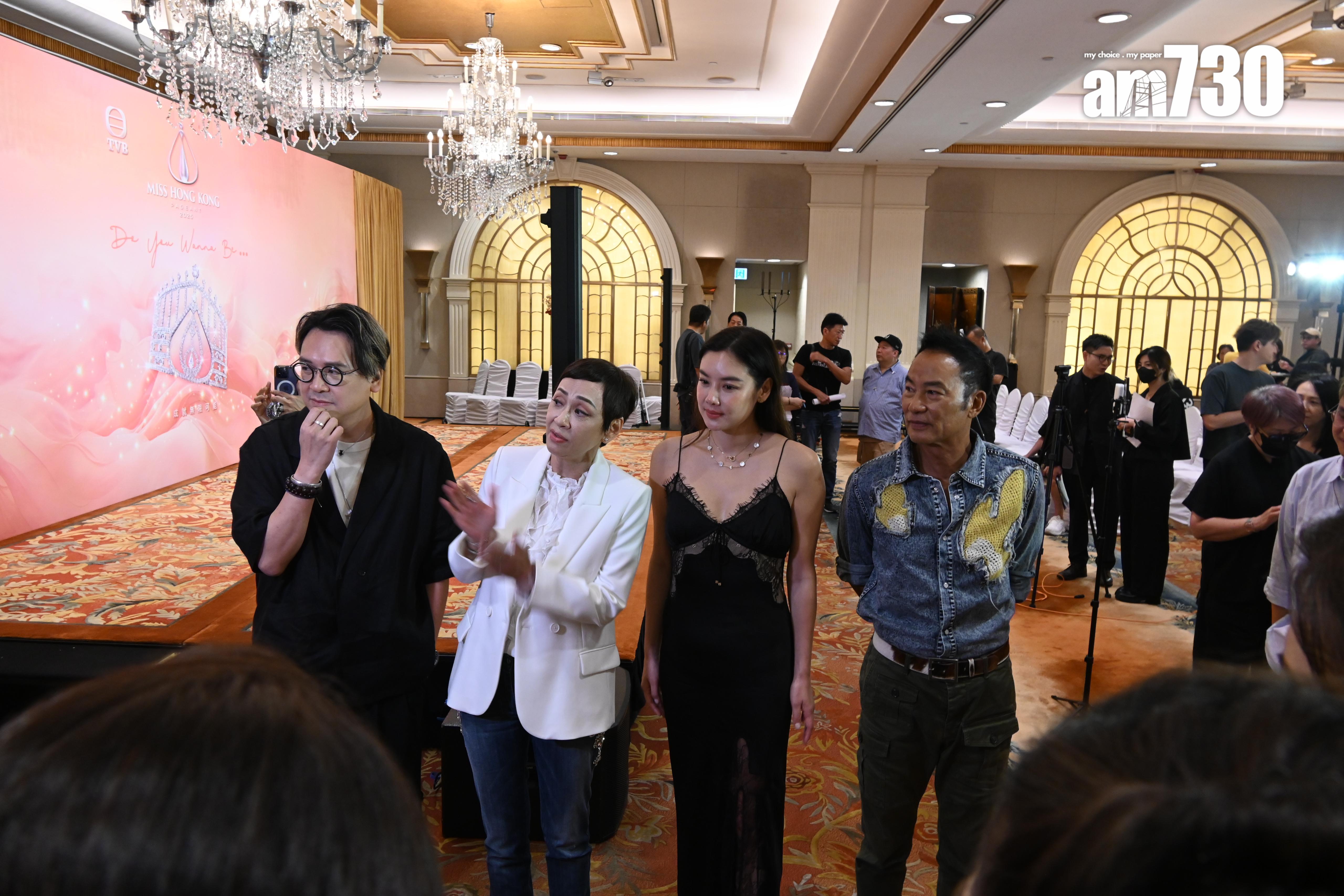 4位評判跟14位佳麗分享評分準則。(娛樂組攝)