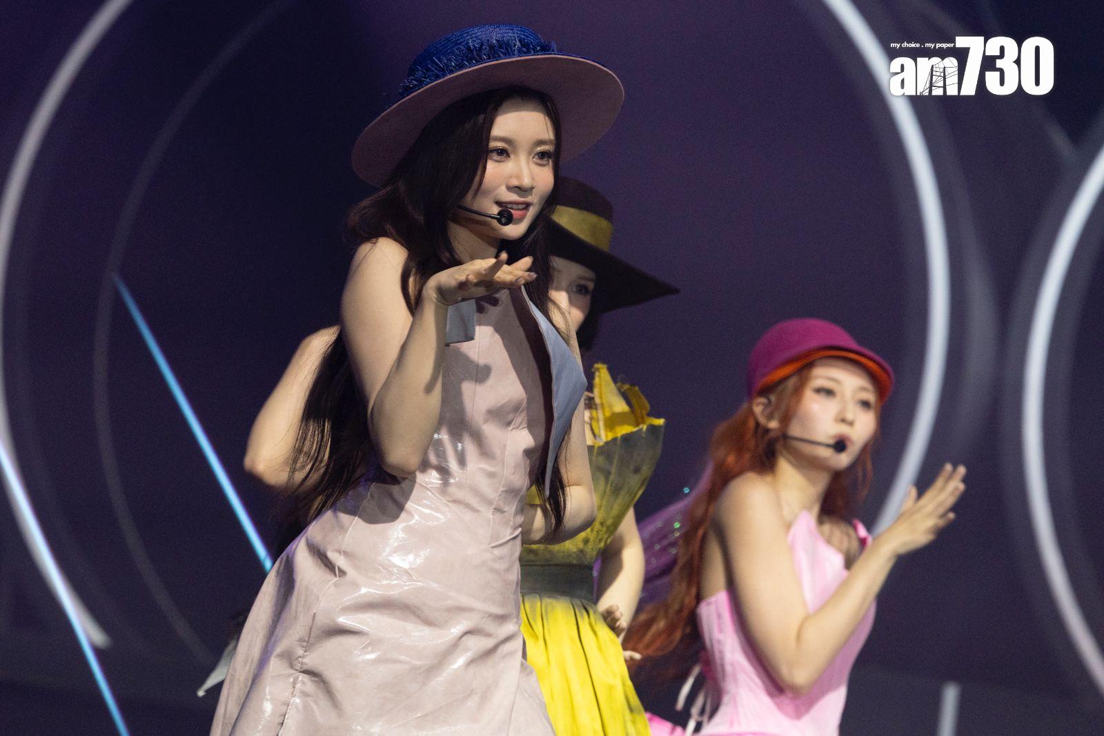 Candy大叫:「我畢業喇!我可以全職投入COLLAR!」全場起哄。(蘇文傑攝)