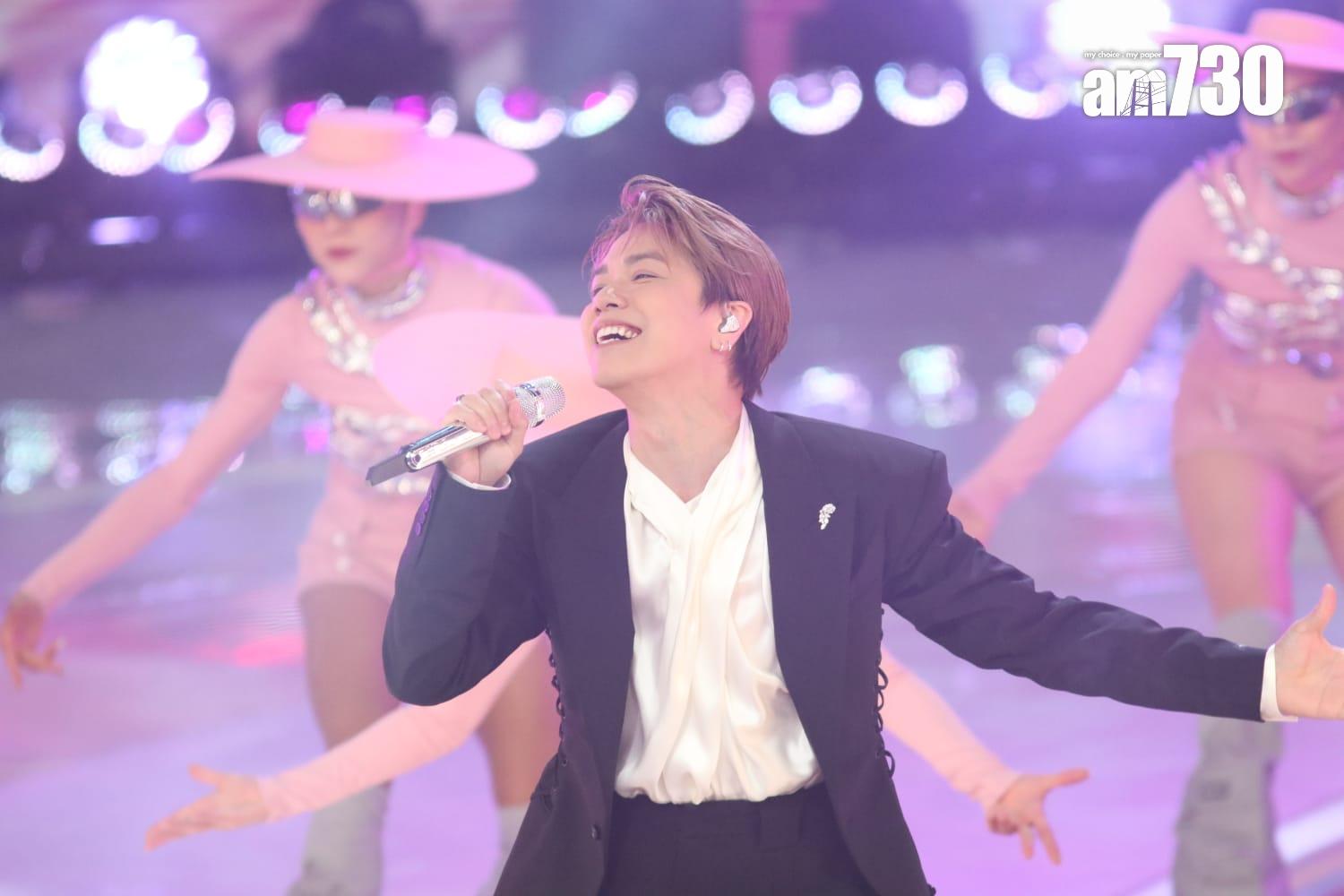 張敬軒逐一帶佳麗走到台前自我介紹。(鍾式明攝)