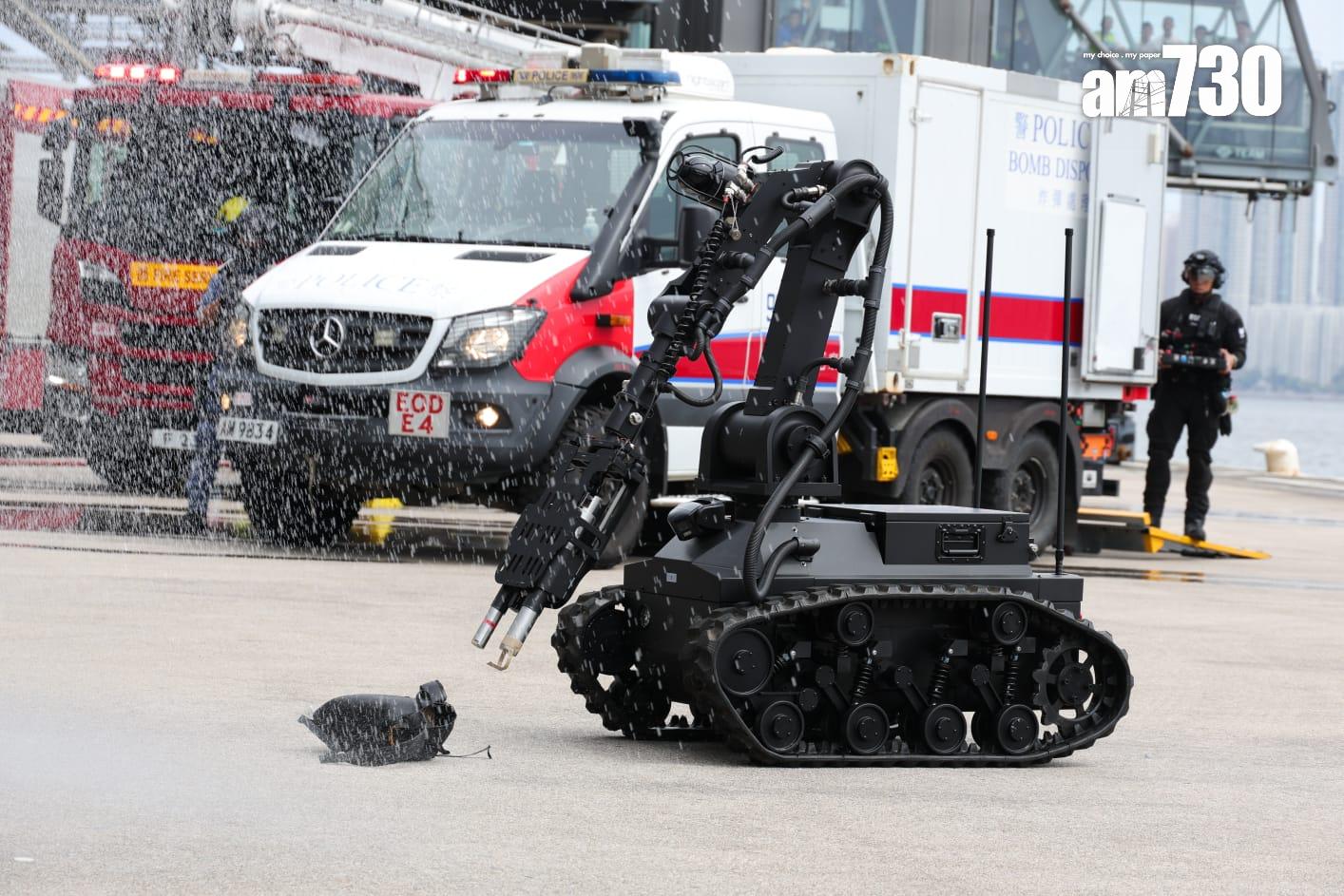 跨部門反恐演習在啟德郵輪碼頭進行,模擬恐怖分子乘郵輪到港襲擊(吳康琦攝)