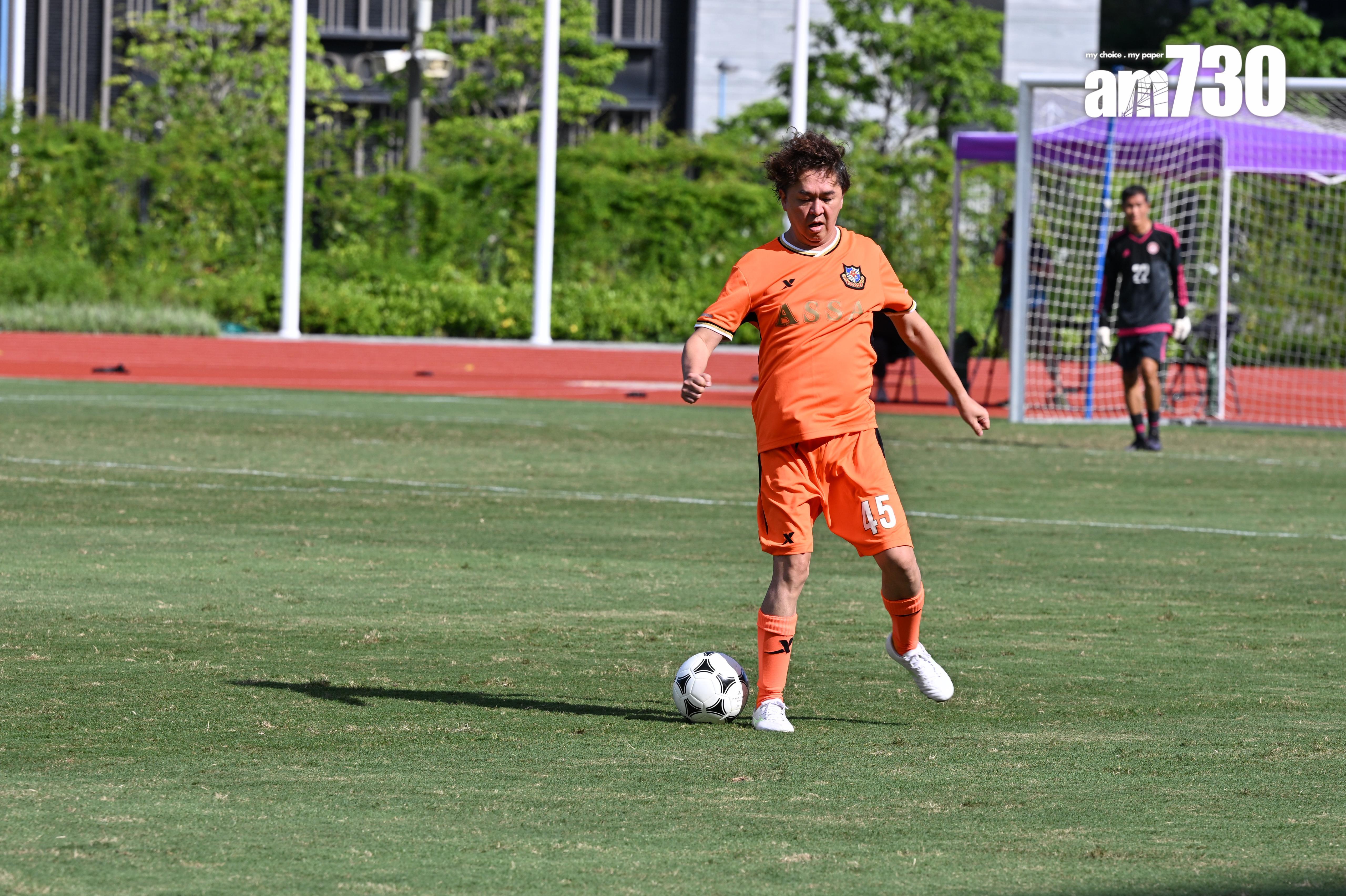 由譚詠麟率領的「香港明星足球隊」在《樂動新城.慈善運音會》對戰「香港傳奇足球隊」。