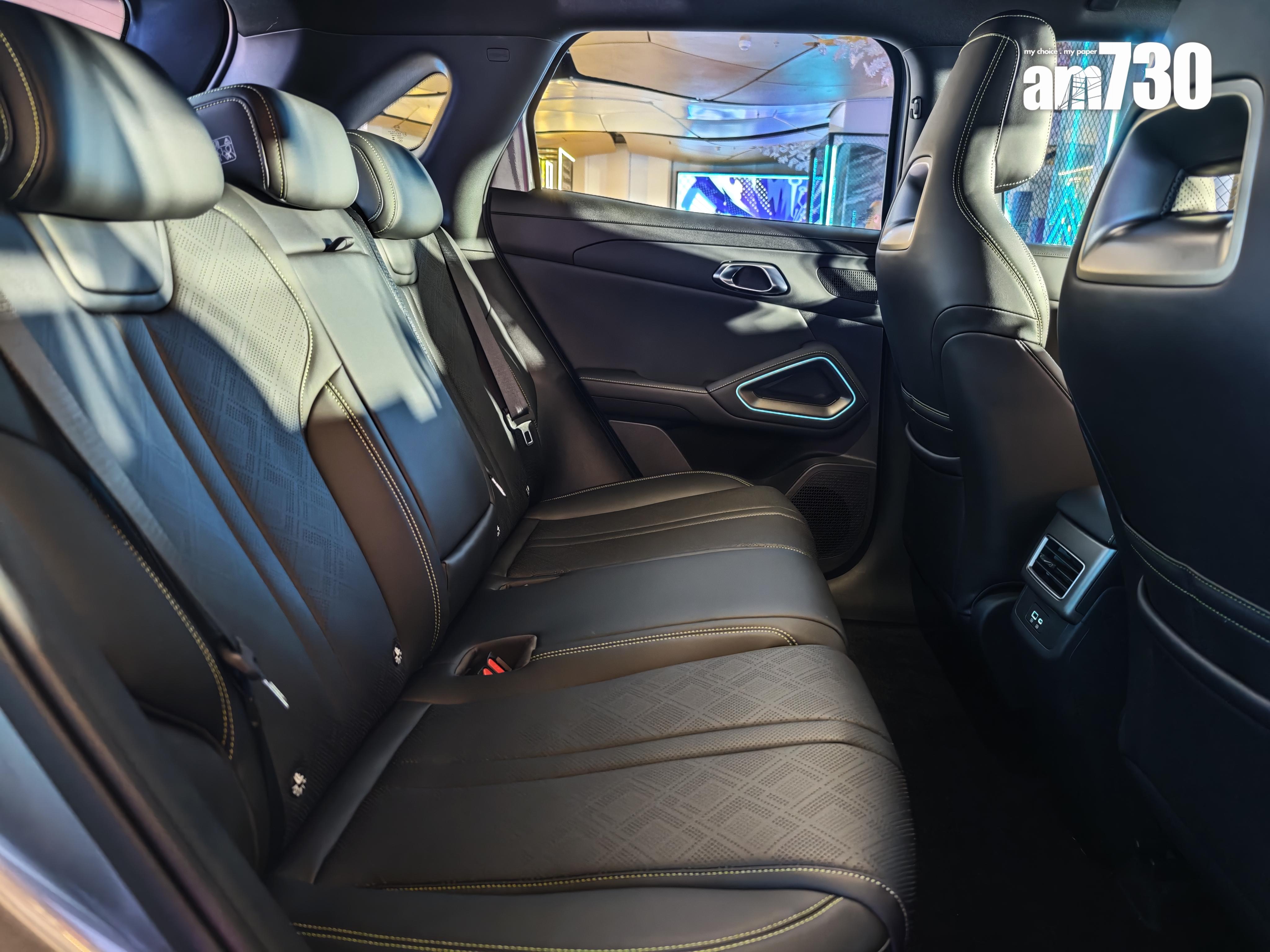 電動車|BYD ATTO 2後排座位亦不算迫狹。