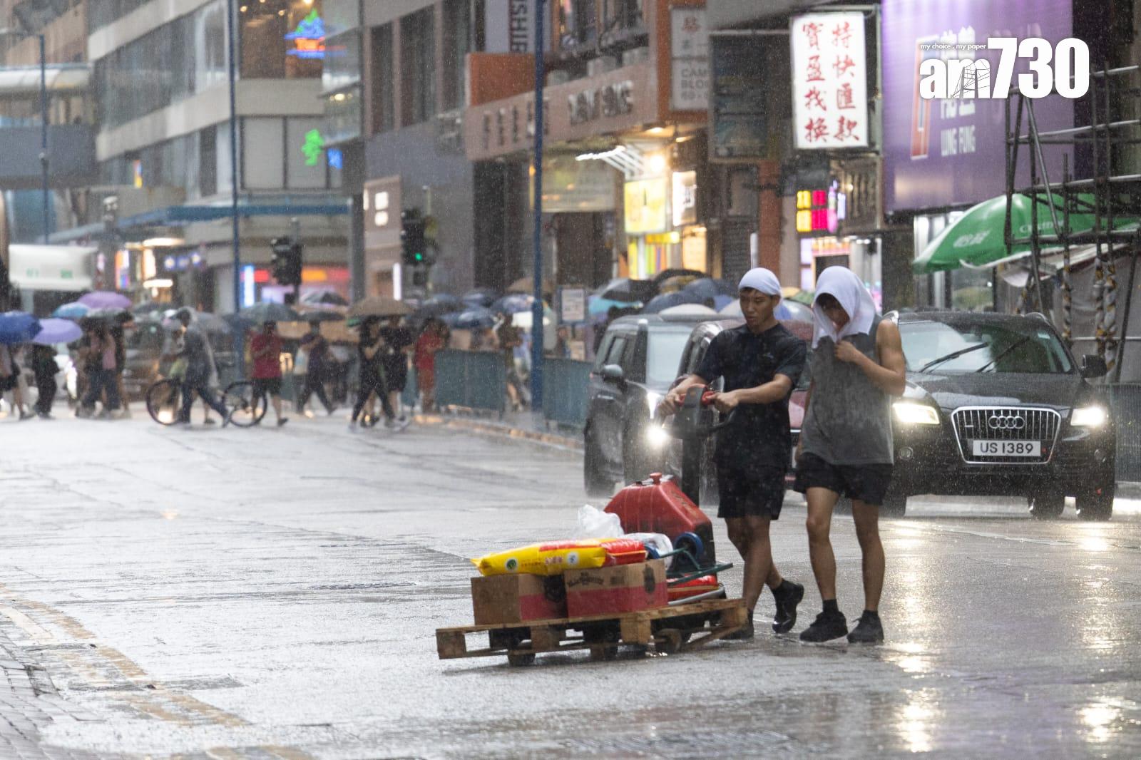 今日有驟雨,部分地區雨勢較大。(資料圖片/蘇文傑攝)