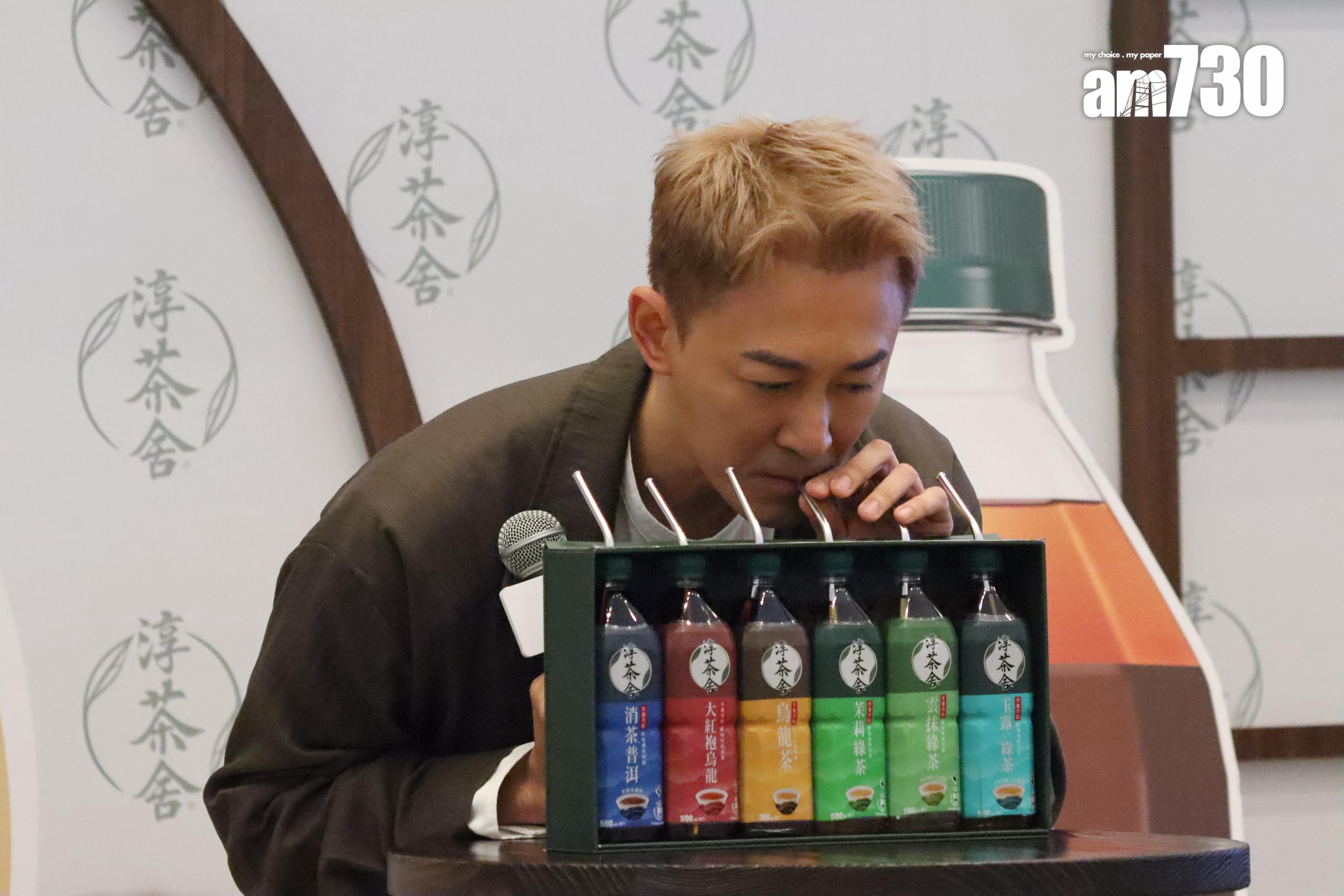 林峯出席品牌活動,與fans玩遊戲互動。(娛樂組攝)